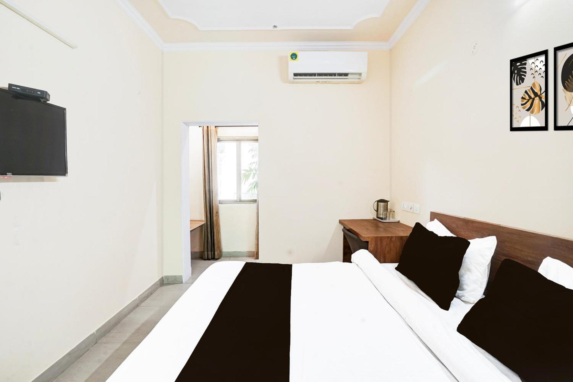 Hotel Super O Meera Marg Near Bani Park Formerly Cozy Vibes
