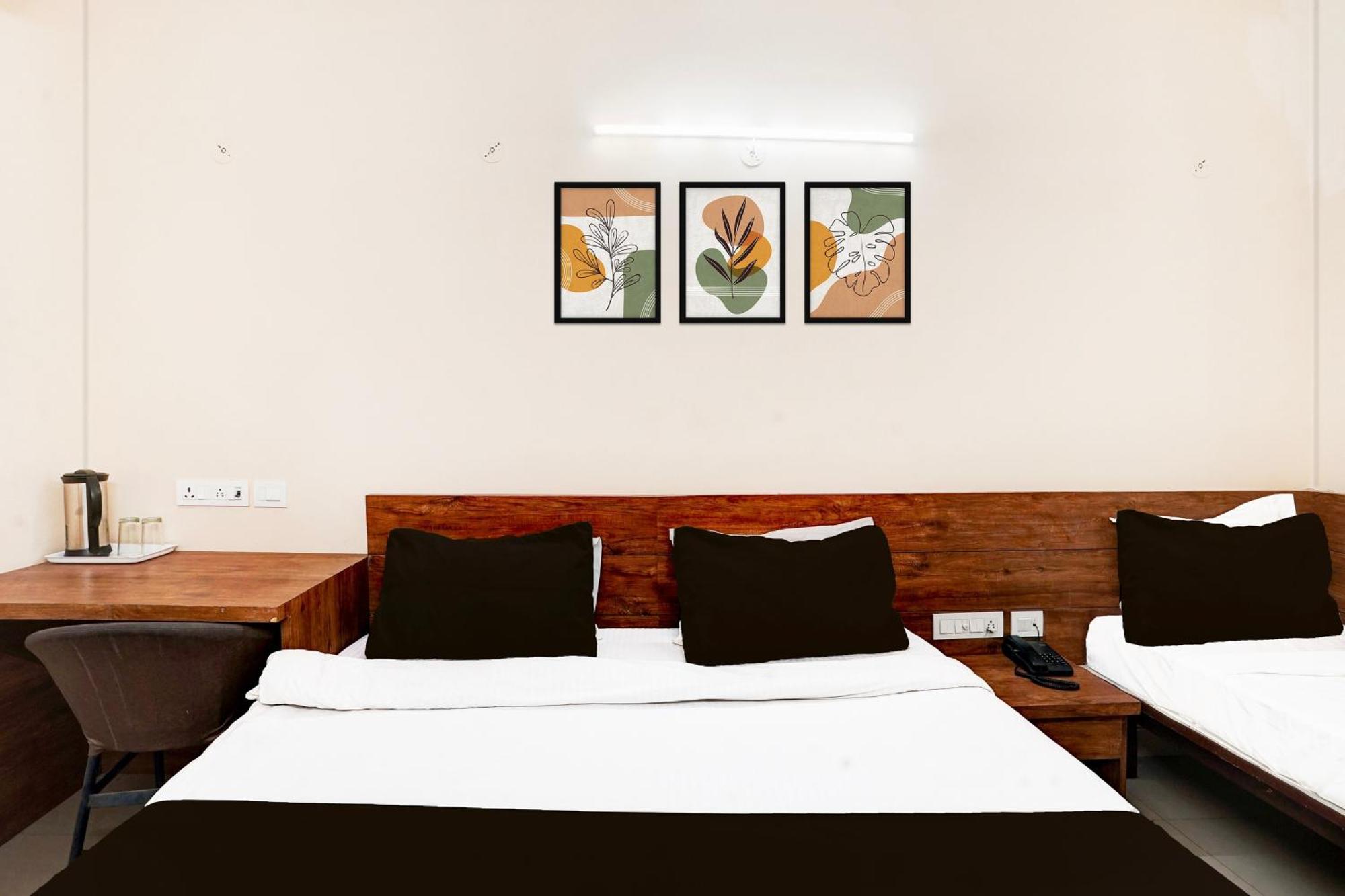 Super O Meera Marg Near Bani Park Formerly Cozy Vibes 3* Jaipur