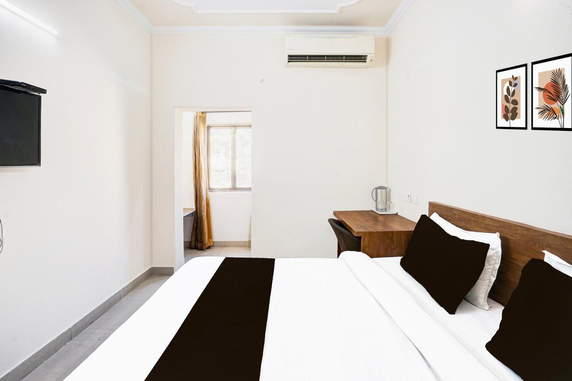 Super O Meera Marg Near Bani Park Formerly Cozy Vibes Hotel 3*