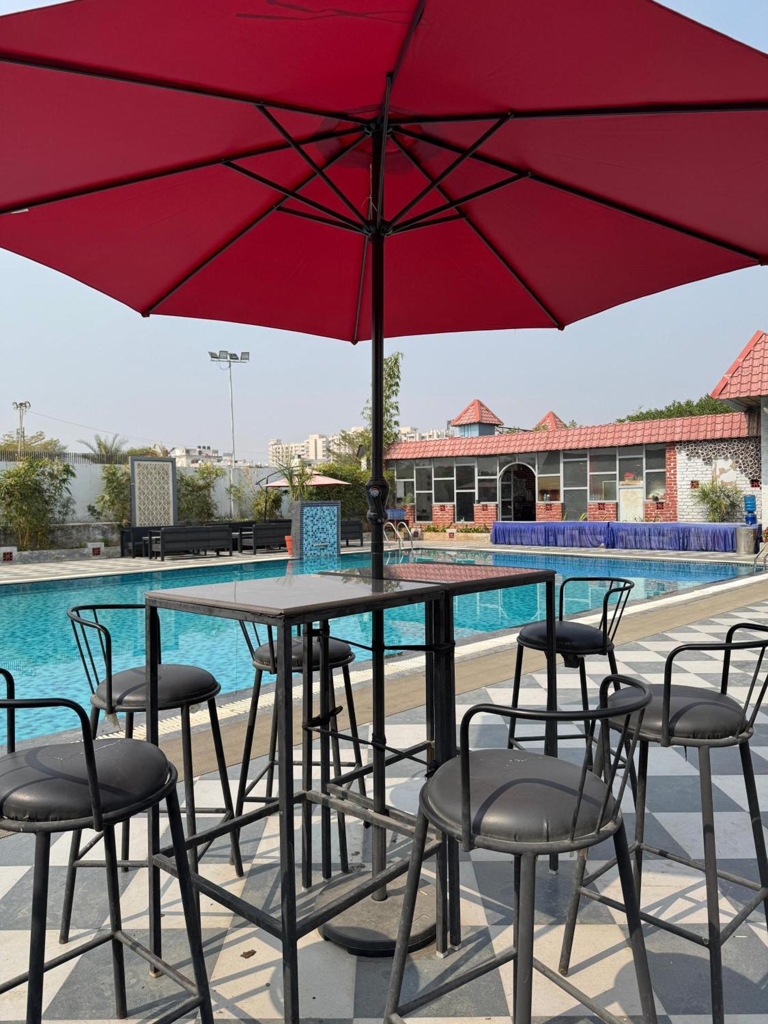 The Sparkle Farm House * Jaipur