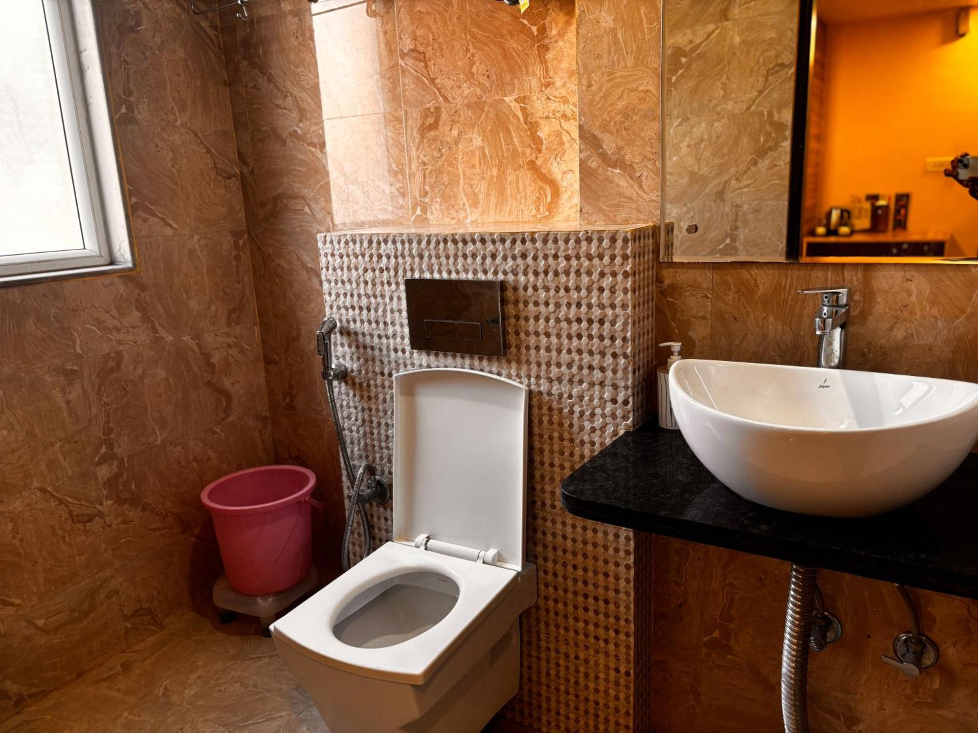 Gulabi Nagri, Malviya Nagar, Hotel 2*