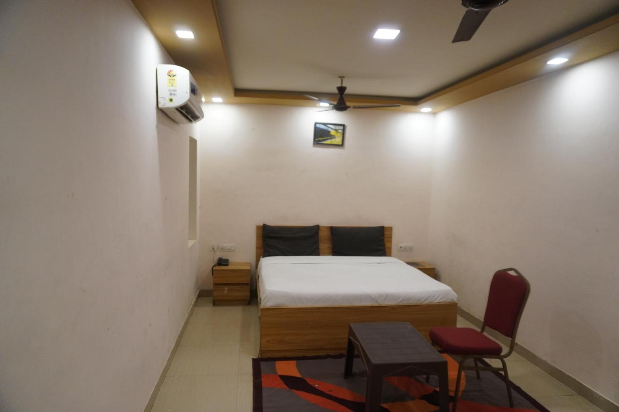 Bhanwar Niwas Hotel 3*
