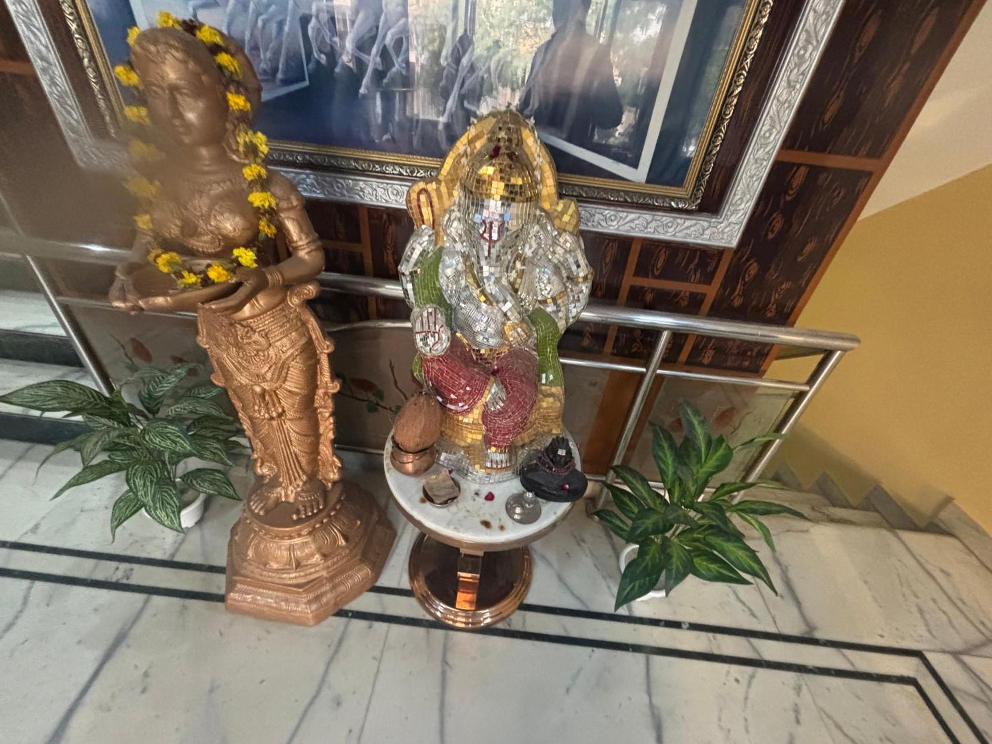 Raj Laxmi Palace 3*