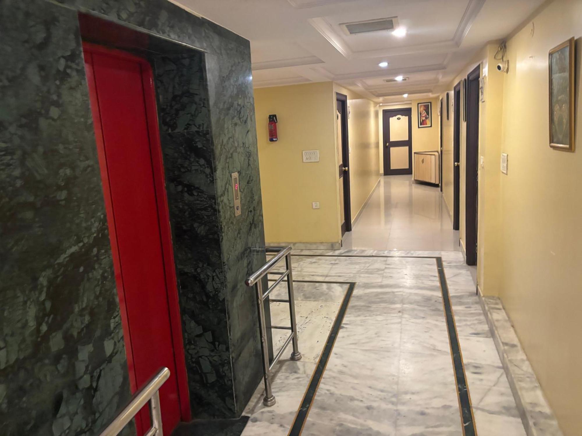 Hotel Raj Laxmi Palace