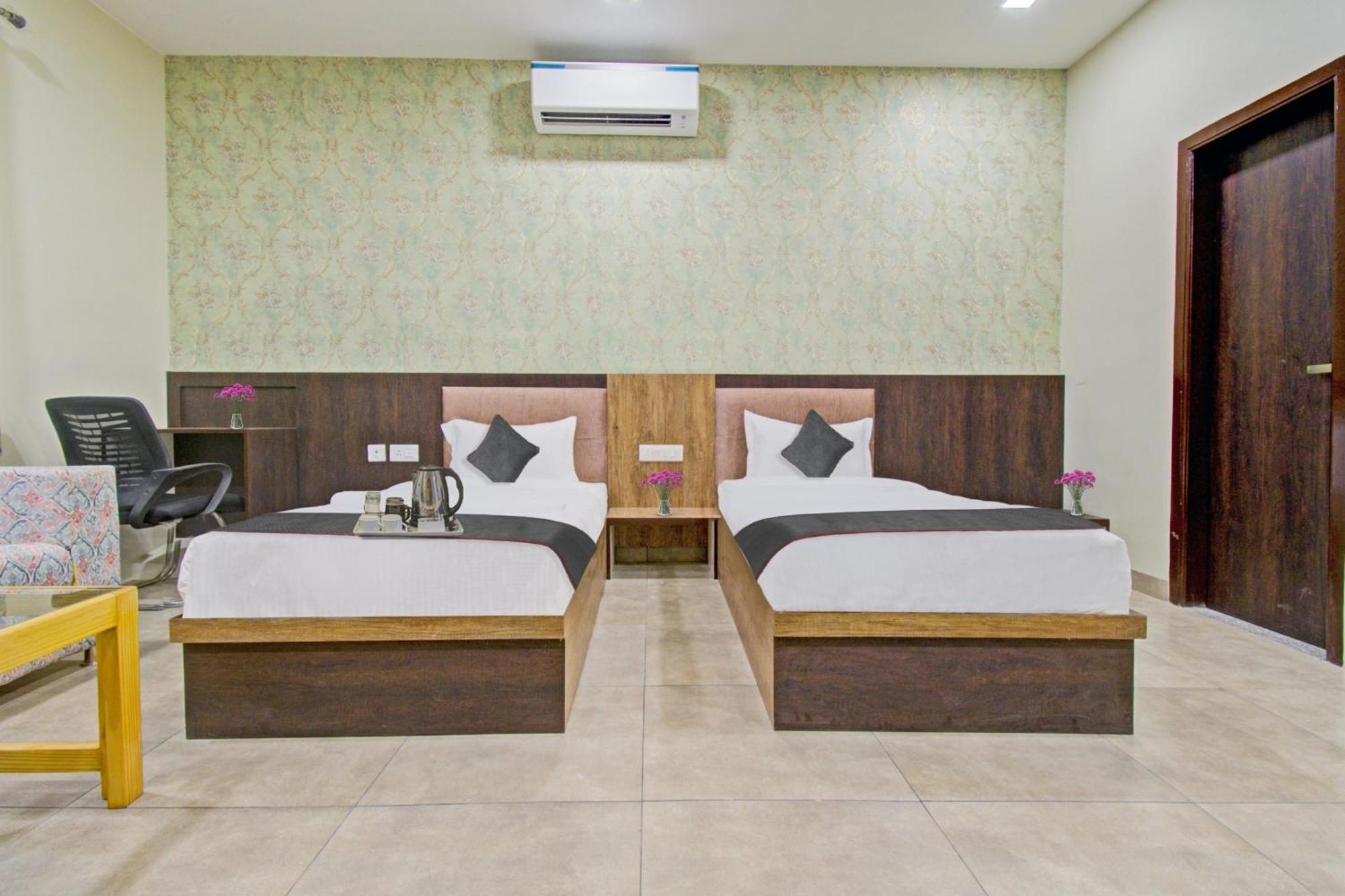 Hotel O La Costa Jaipur