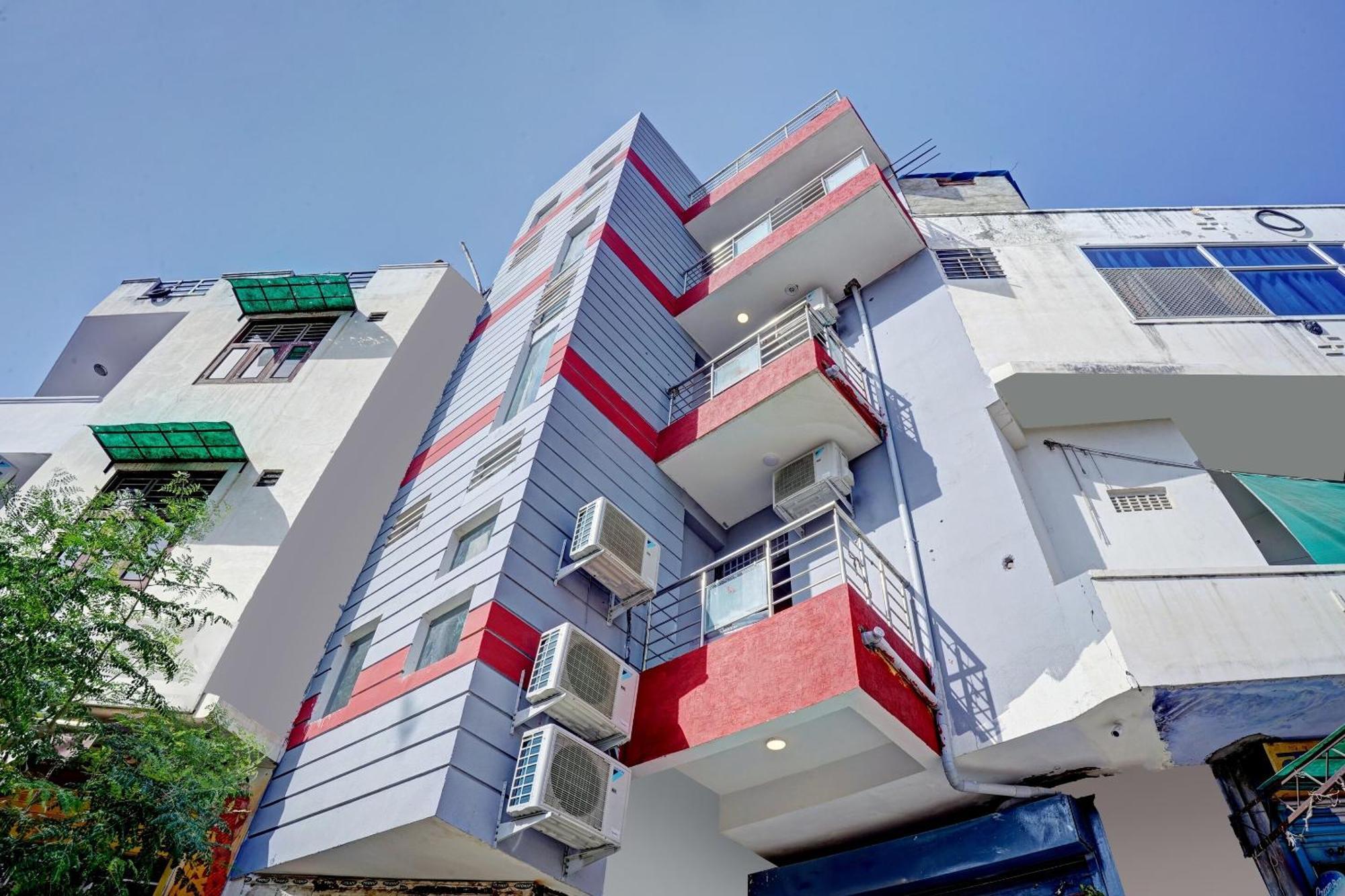 Hotel Super Collection O Grand Capitol- 4*
