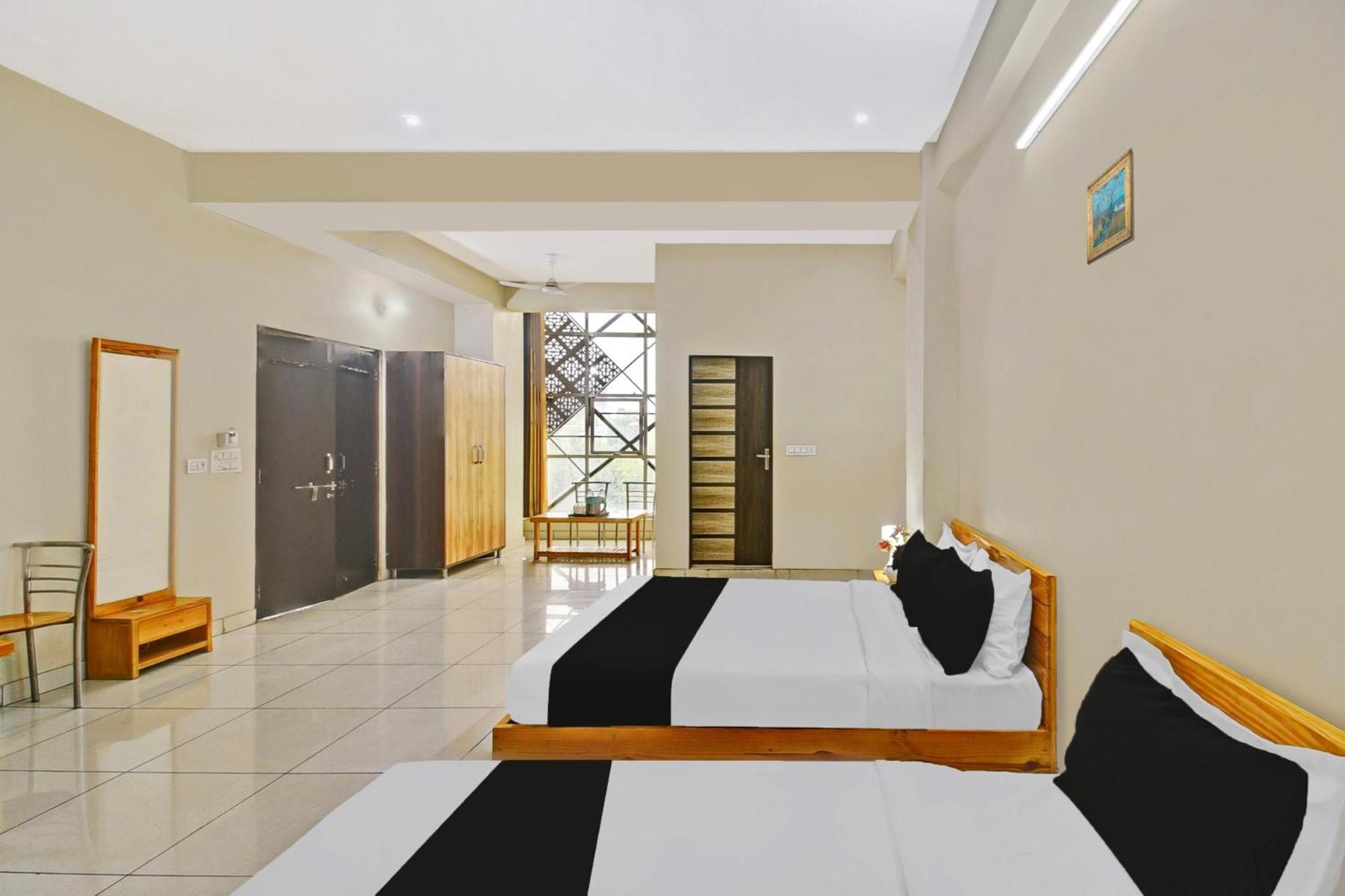 Hotel Collection O Abhay Jaipur