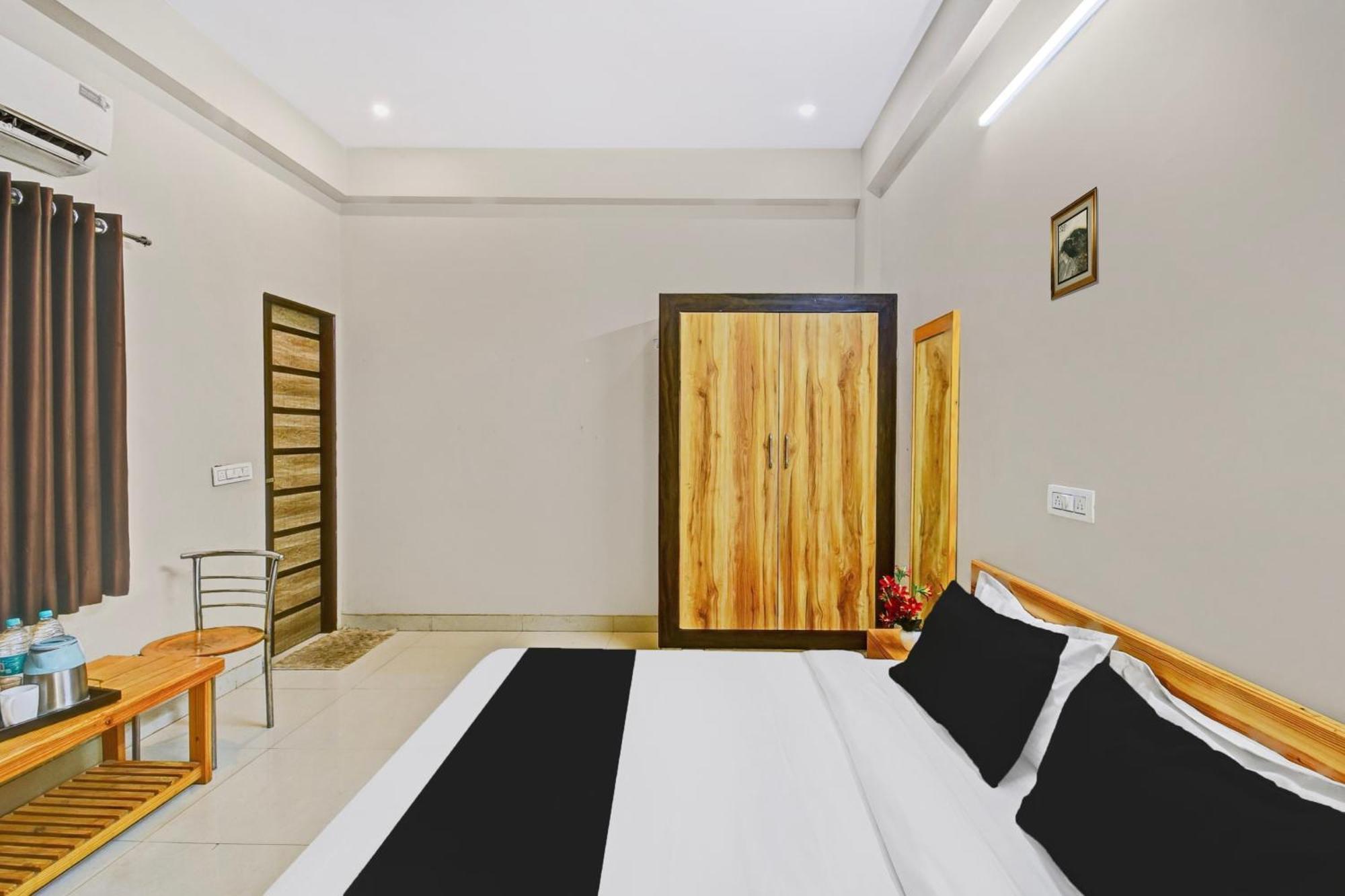Collection O Abhay Hotel 4*
