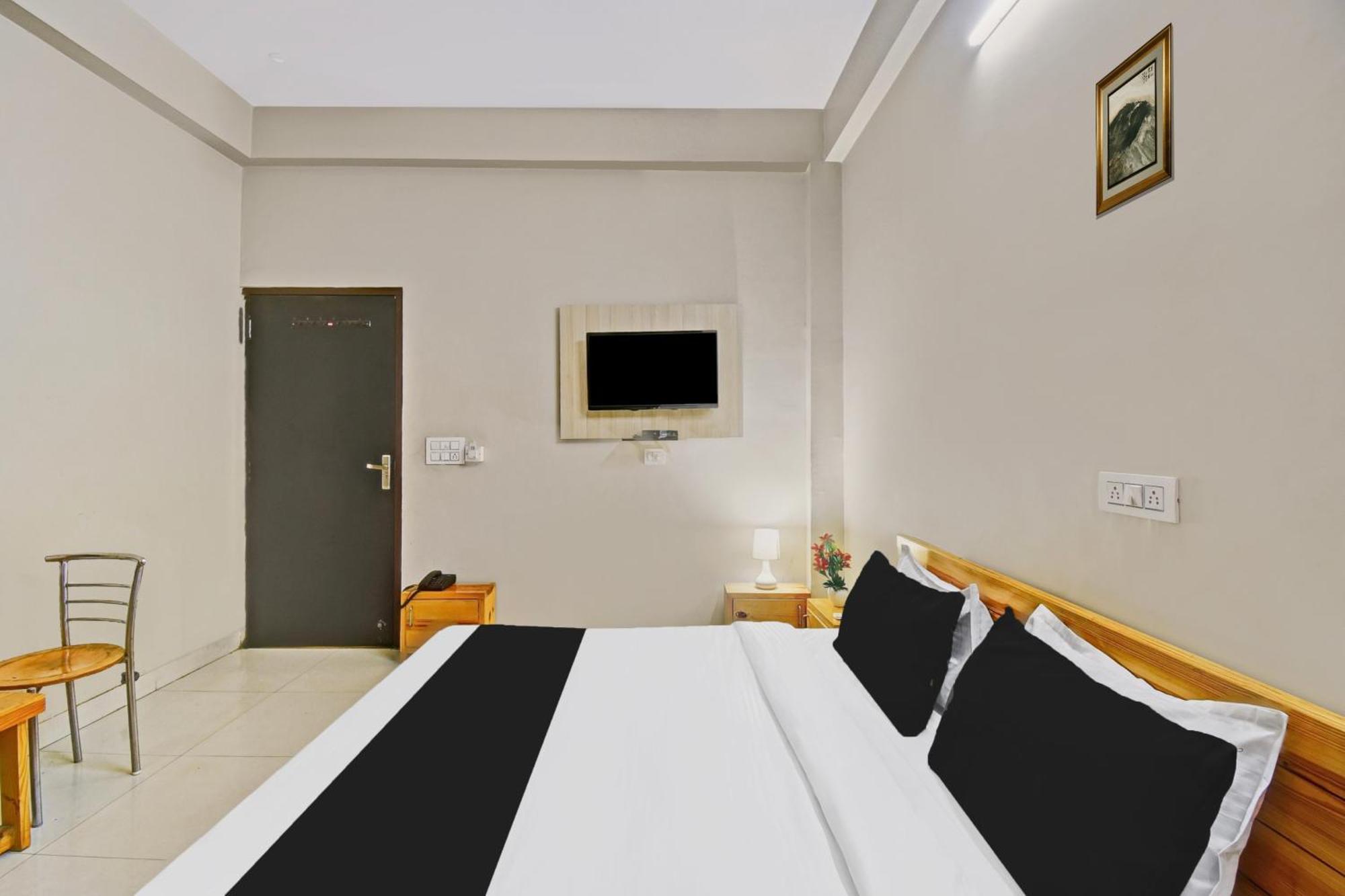 Collection O Abhay Hotel 4*