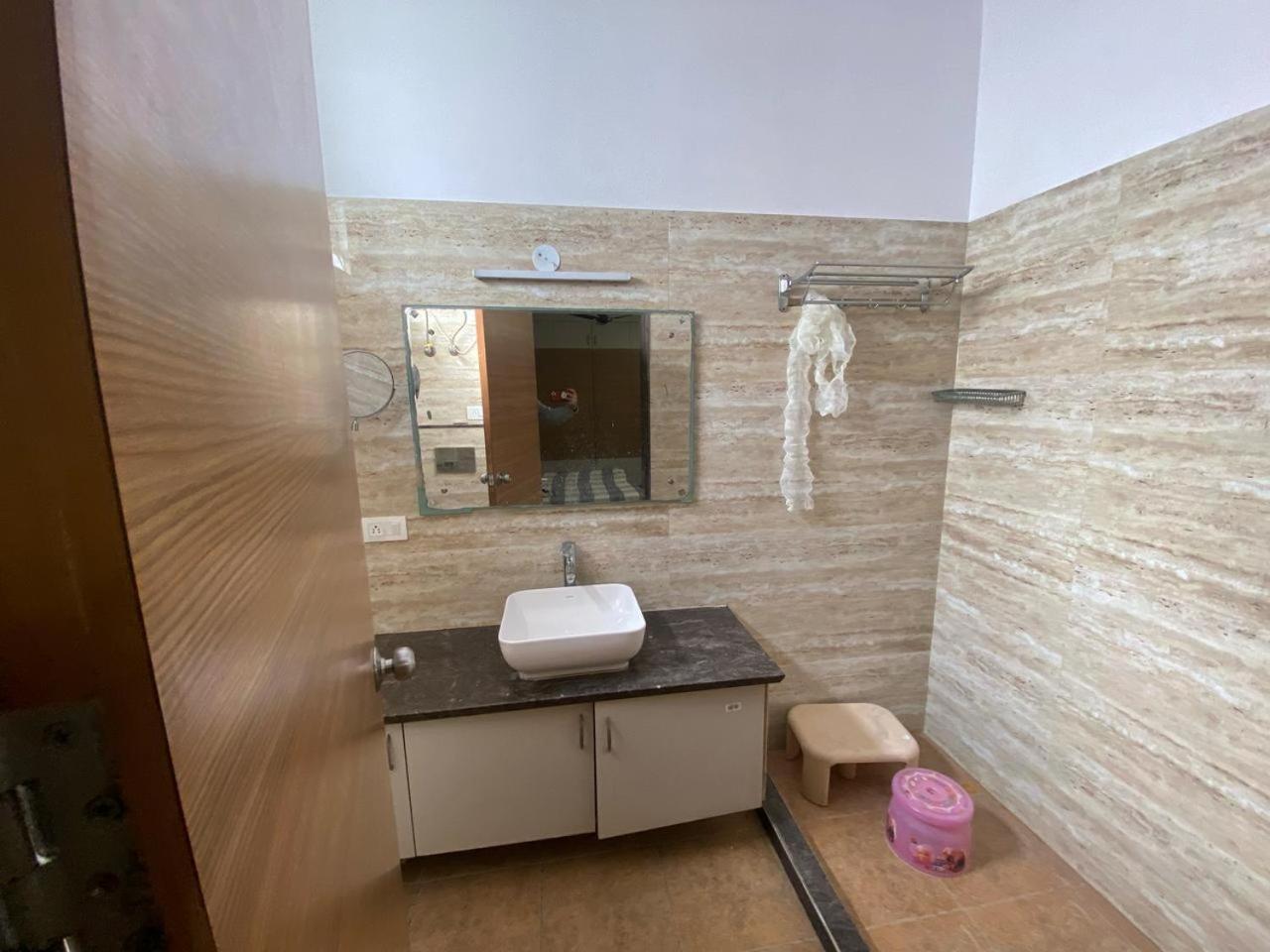 Apartment The White Outhouse At Banipark First Floor *