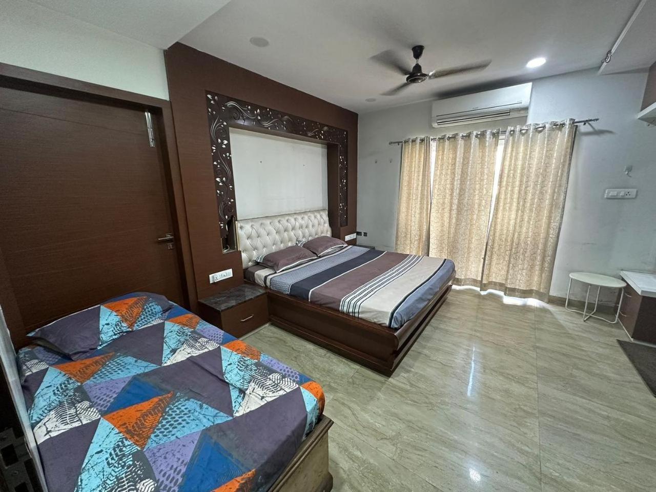The White Outhouse At Banipark First Floor Apartment *
