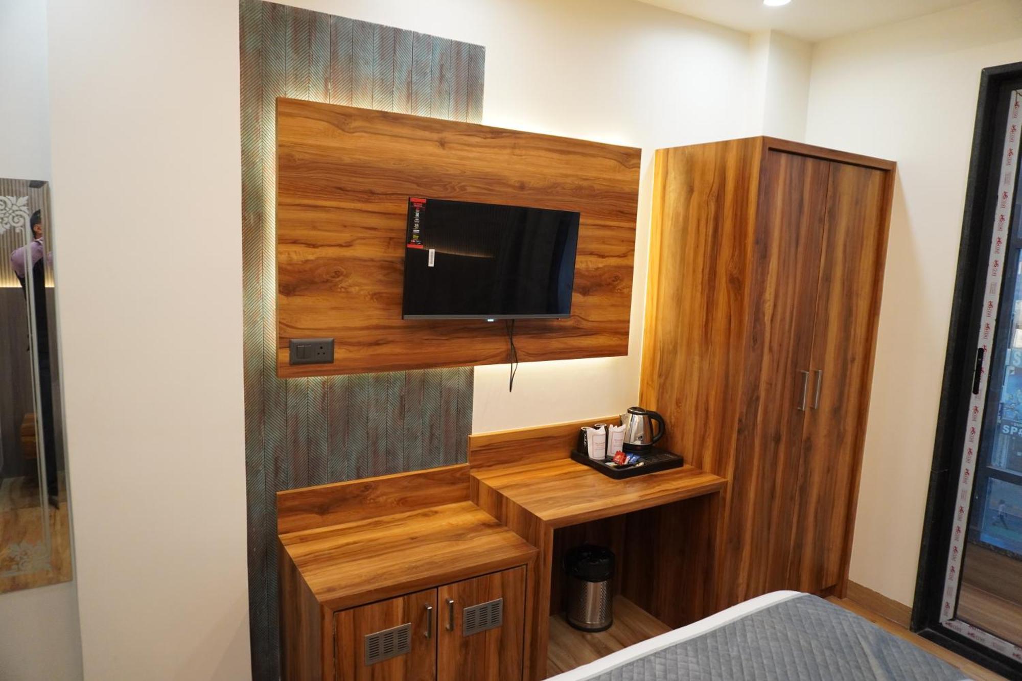 Hotel De Grand Dwarka-Near Jaipur Airport Jaipur