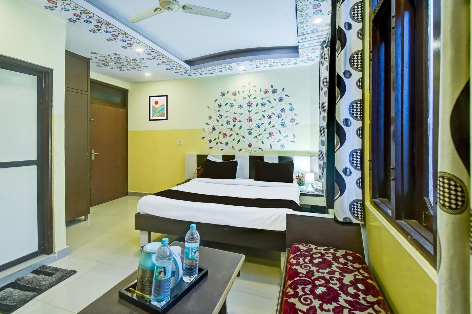 Super Collection O Ramgarh Mod Near Hawa Mahal Formerly Ng Palace Hotel *