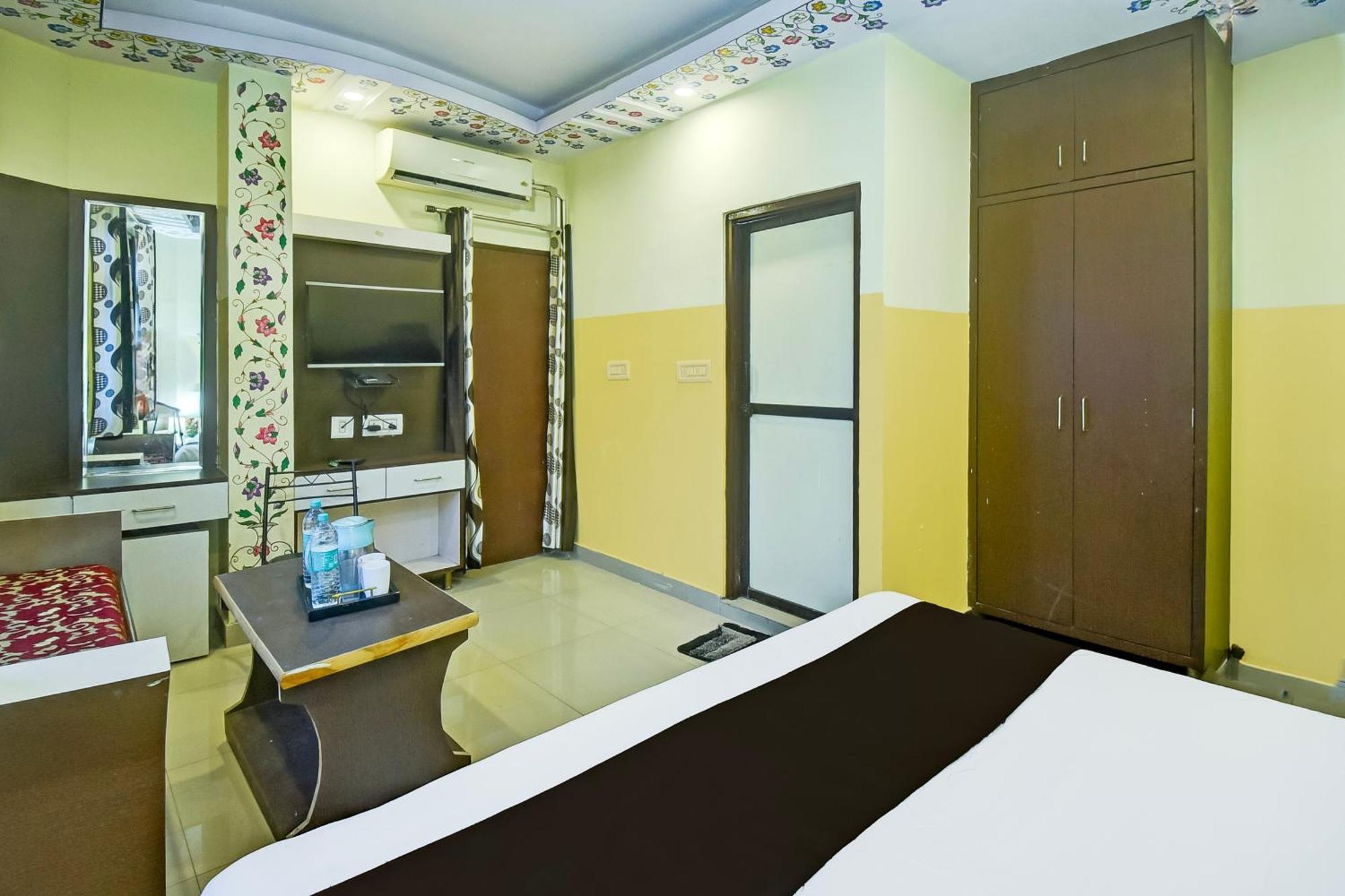 Hotel Super Collection O Ramgarh Mod Near Hawa Mahal Formerly Ng Palace