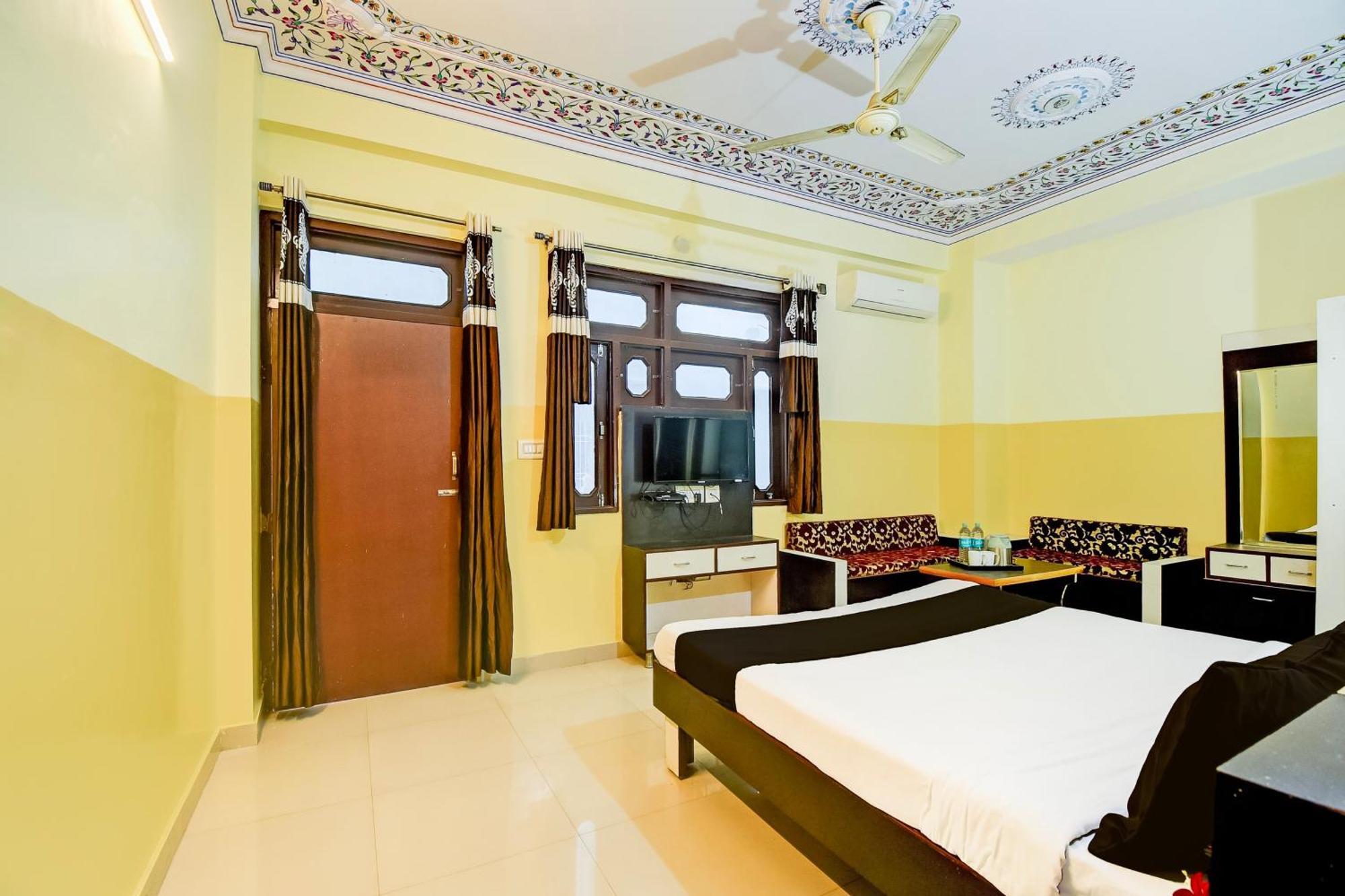Hotel Super Collection O Ramgarh Mod Near Hawa Mahal Formerly Ng Palace