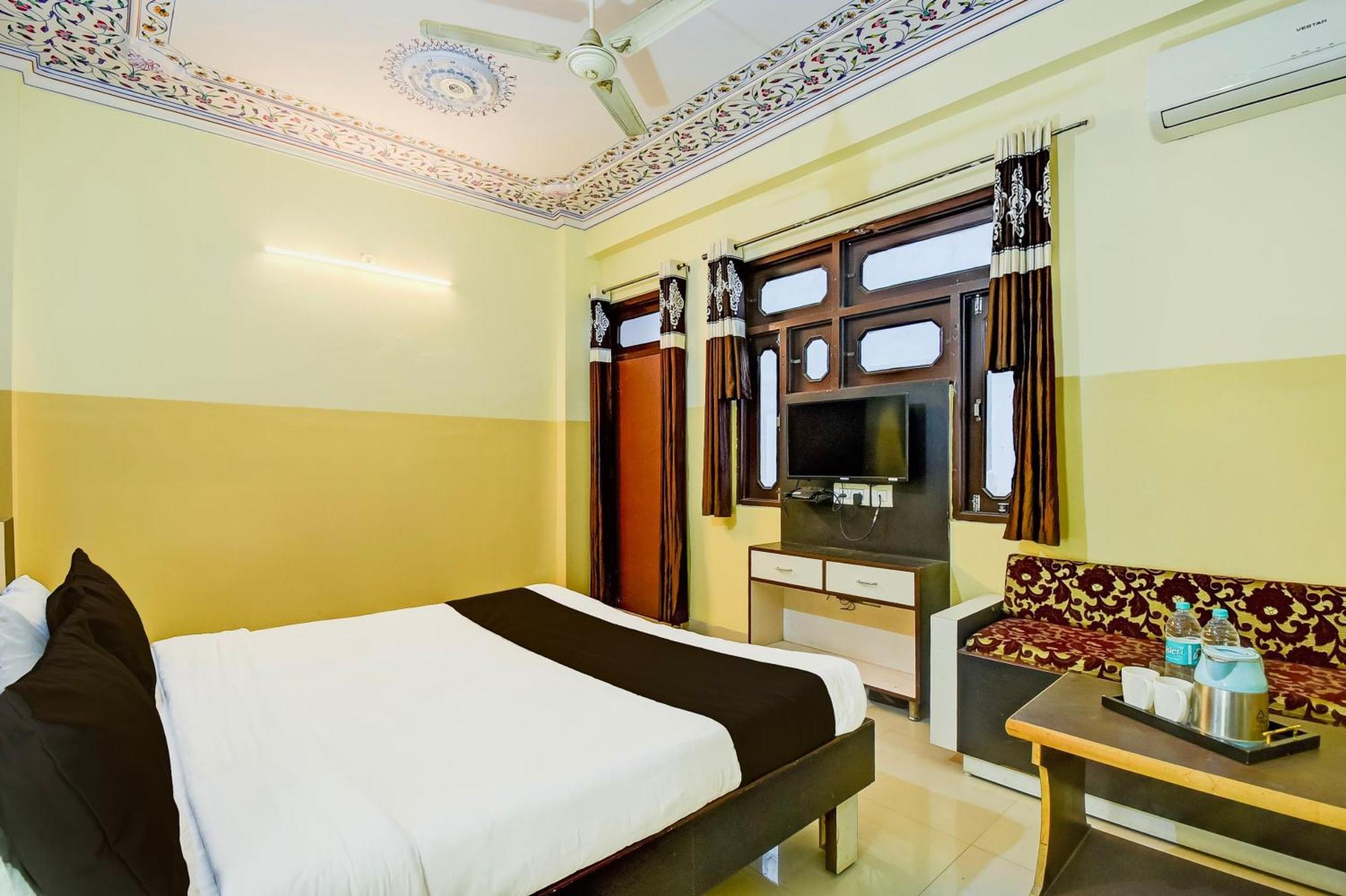 Hotel Super Collection O Ramgarh Mod Near Hawa Mahal Formerly Ng Palace *