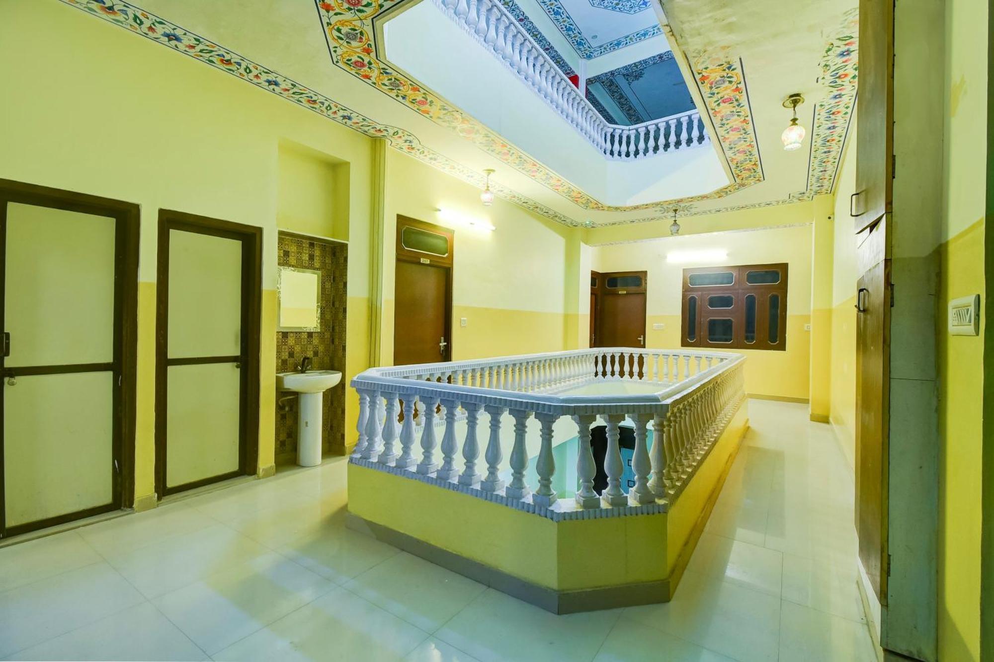 Hotel Super Collection O Ramgarh Mod Near Hawa Mahal Formerly Ng Palace *