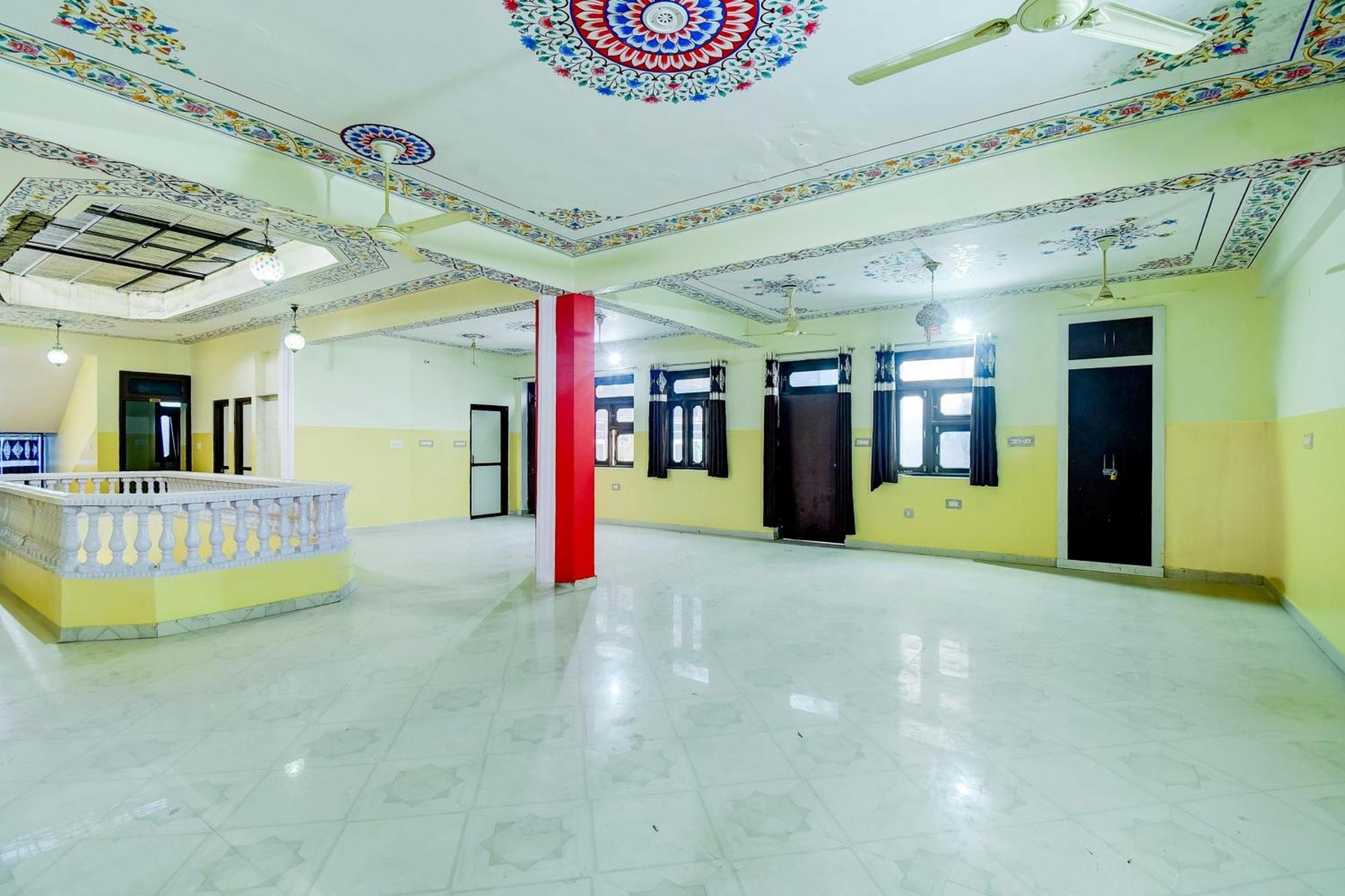 Super Collection O Ramgarh Mod Near Hawa Mahal Formerly Ng Palace Jaipur