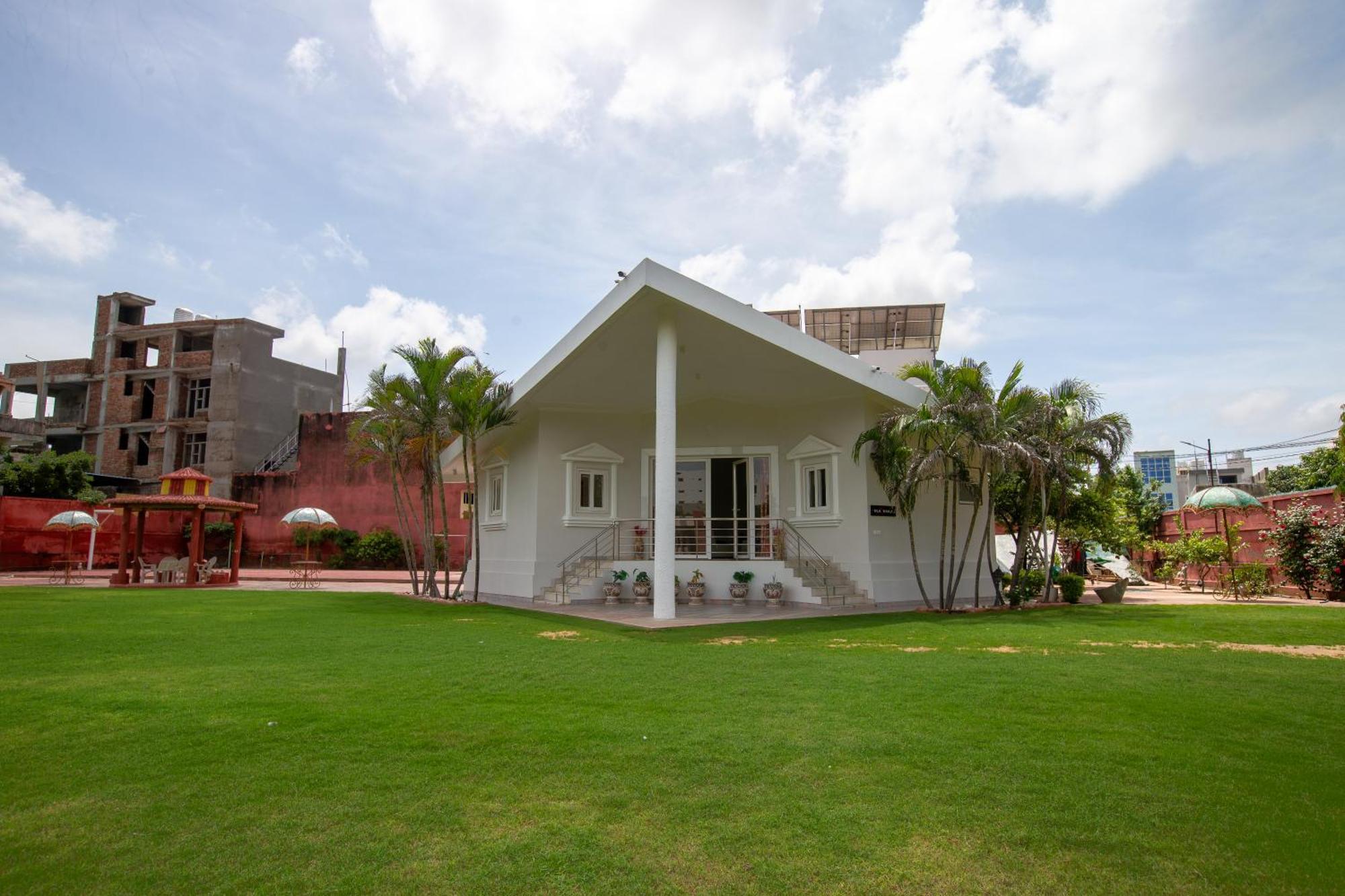 Villa Palm Familia-6bhk Italian With Cook *