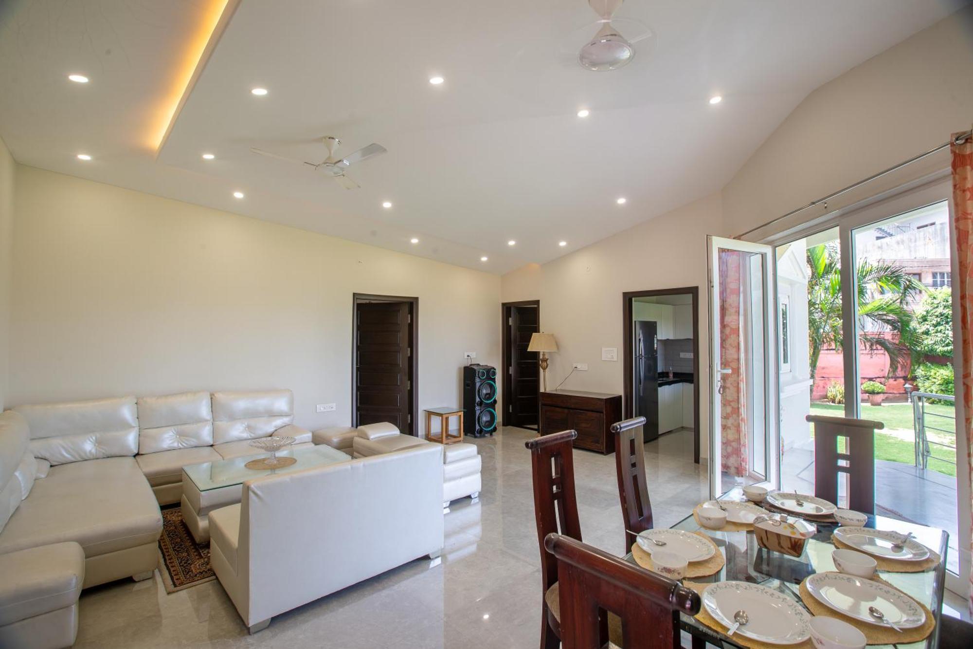 Villa Palm Familia-6bhk Italian With Cook