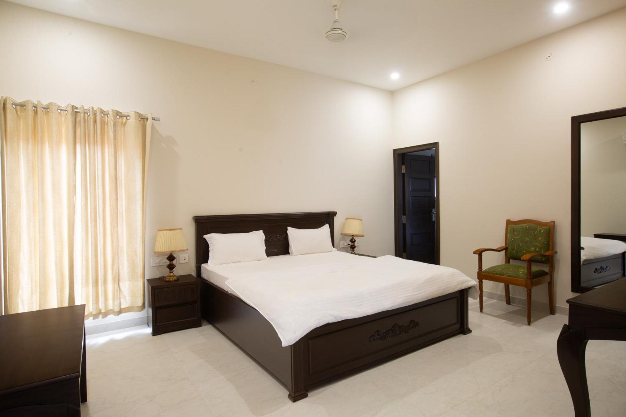Villa Palm Familia-6bhk Italian With Cook