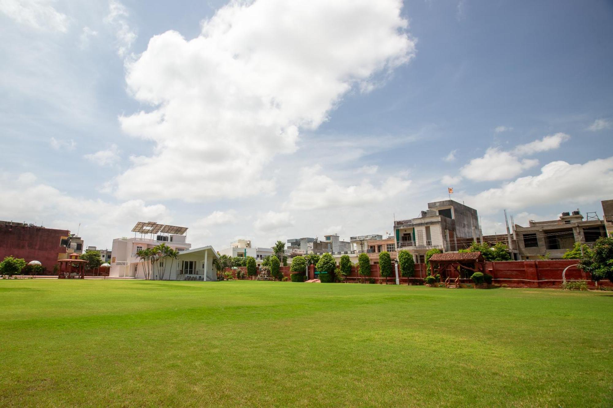 Villa Palm Familia-6bhk Italian With Cook *
