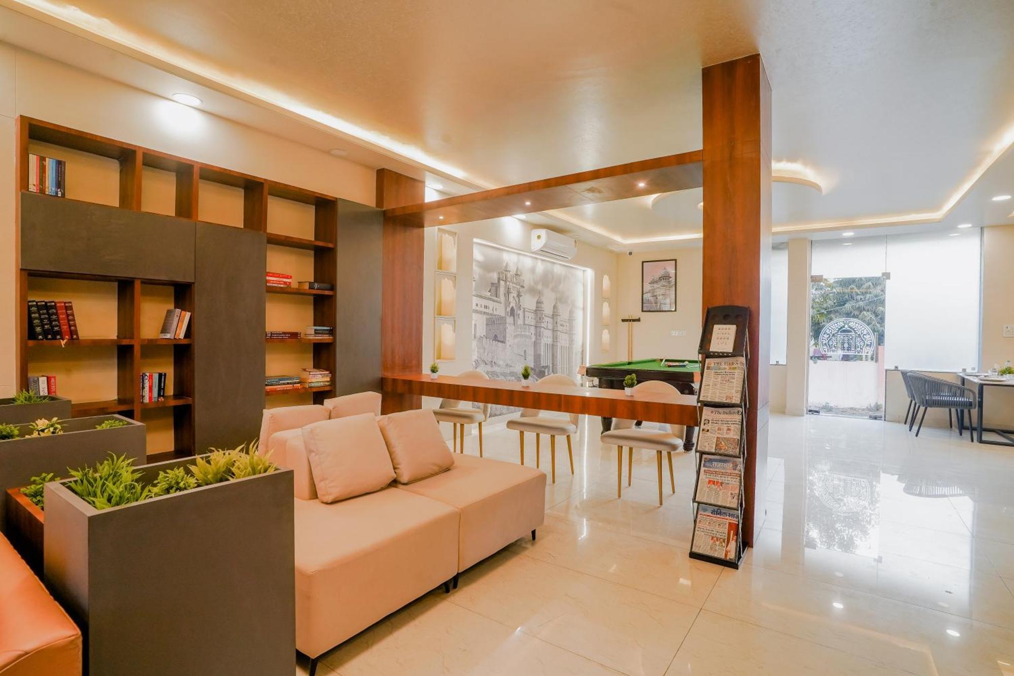 The Hidden Door-near Airport Hotel 3*