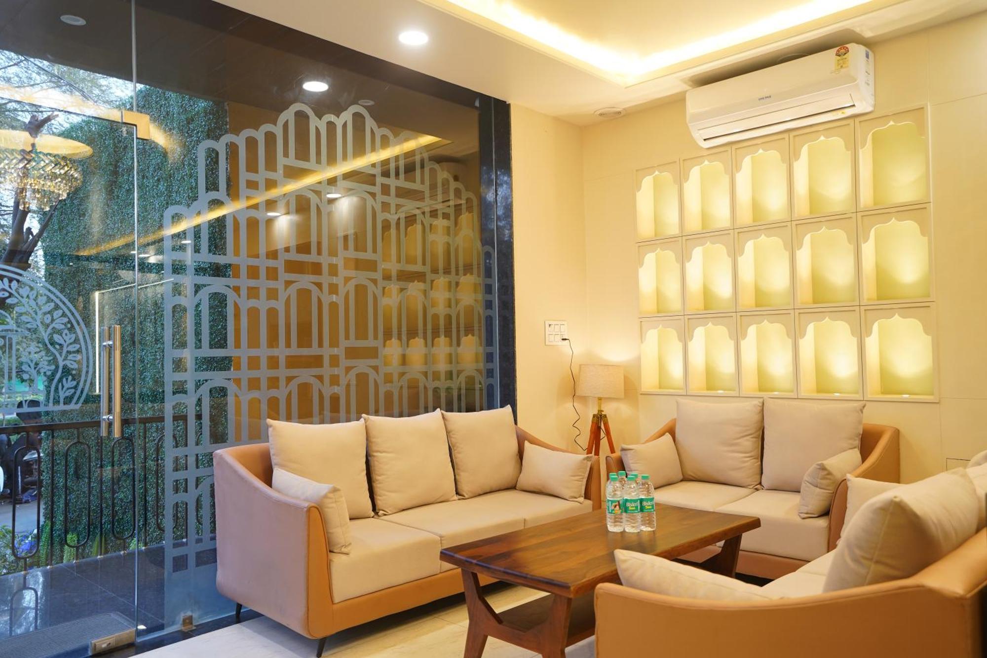 The Hidden Door-near Airport Hotel 3*