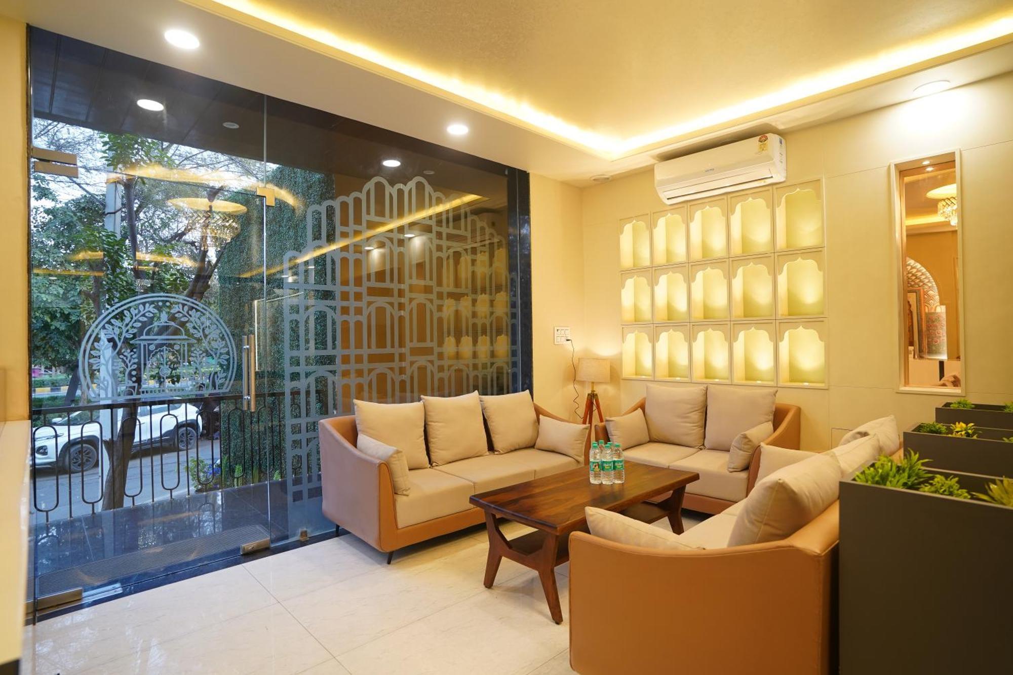 Hotel The Hidden Door-near Airport 3*