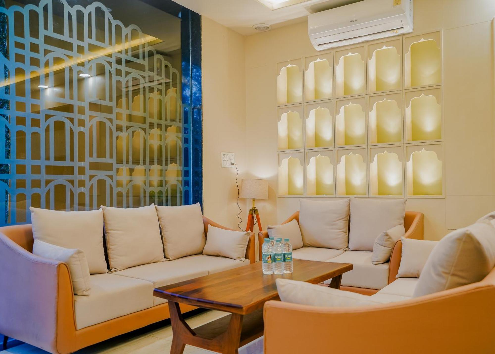 Hotel The Hidden Door-near Airport 3*