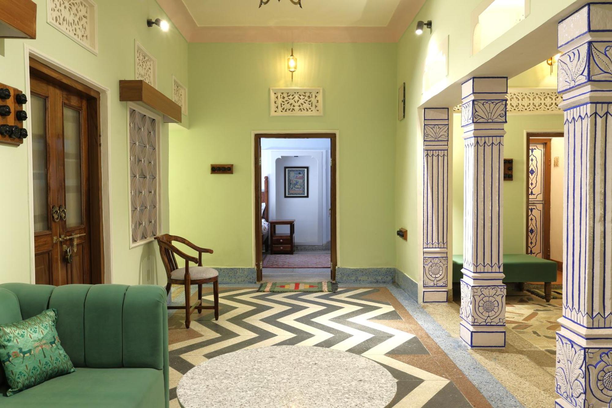 House Of Amer 3*