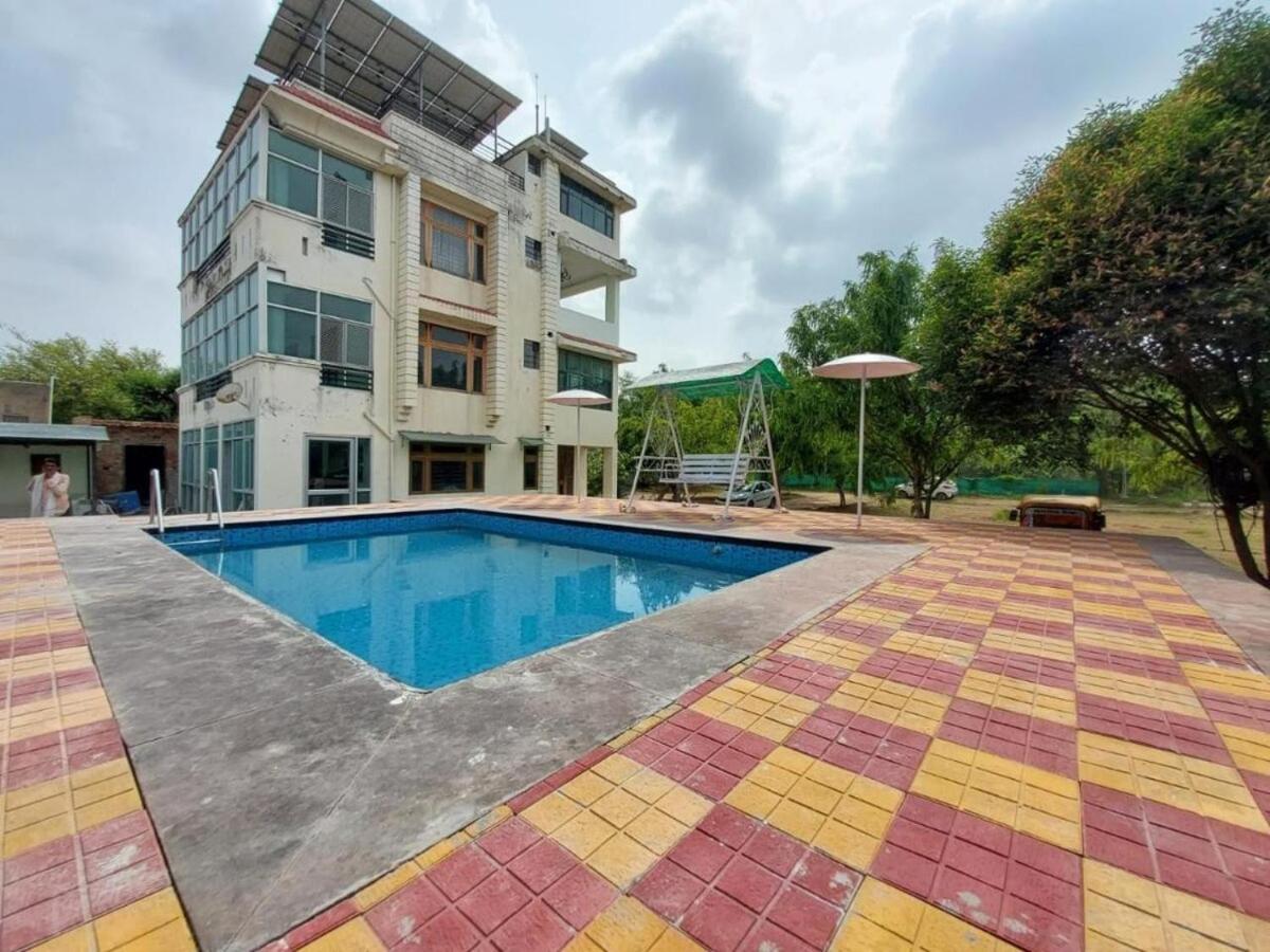 Jhalana Retret ,farm ,pool, Mountain View Resort *