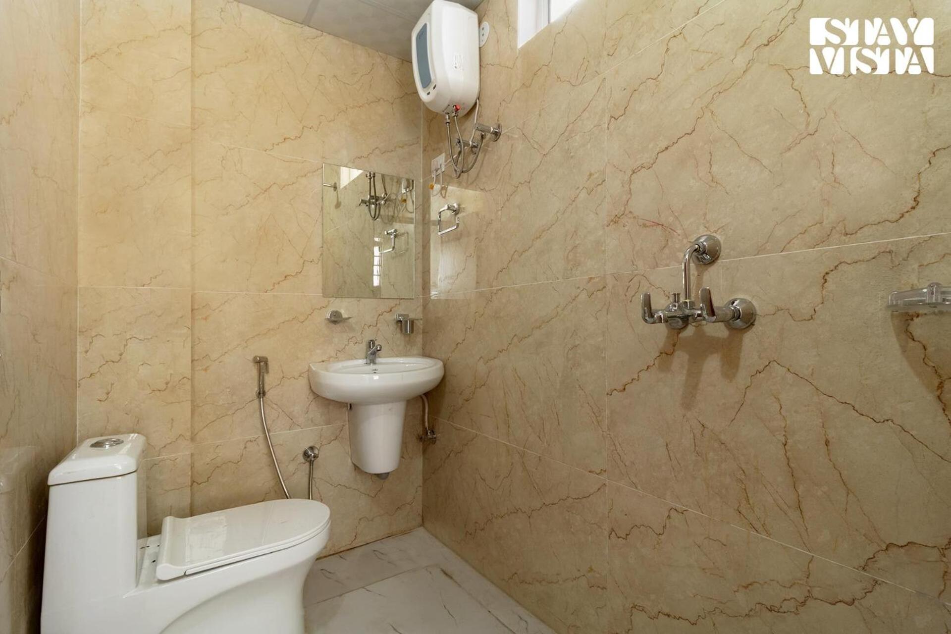 Apartment Stayvista's Regal By Aaj - City-center With Indoor-outdoor Games, Terrace & Elevator Jaipur