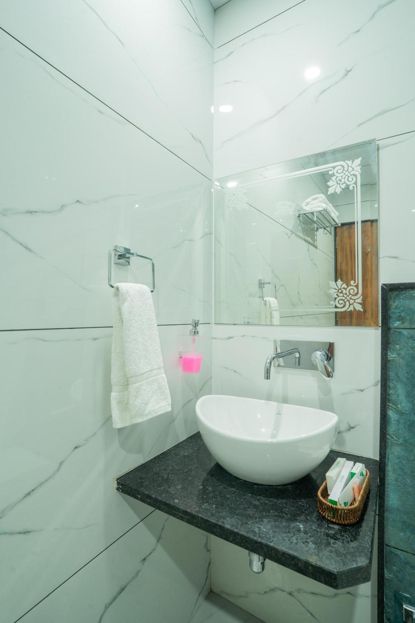 Hotel De Grand Dwarka-Near Jaipur Airport 3* Jaipur