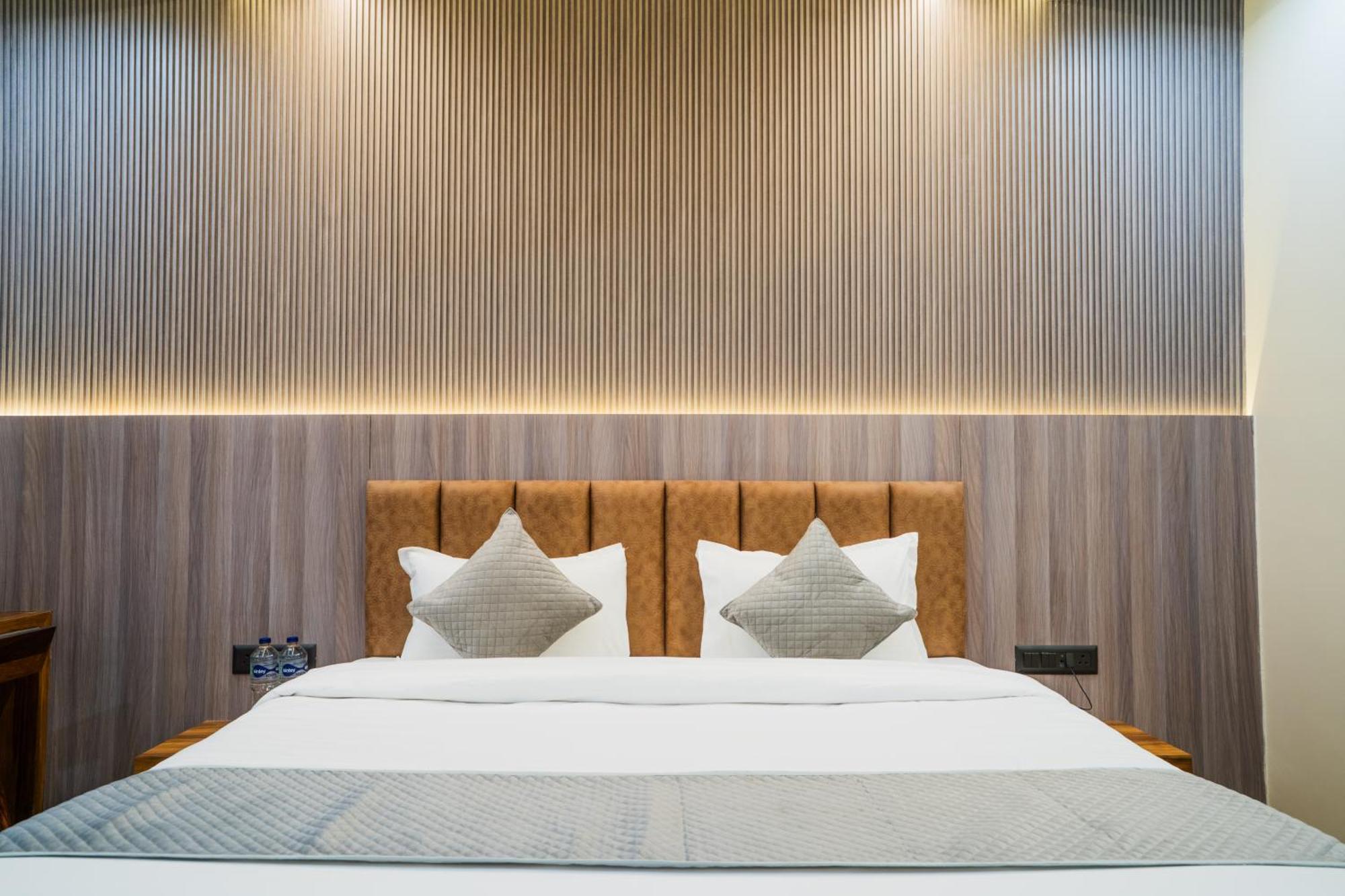Hotel De Grand Dwarka-Near Jaipur Airport