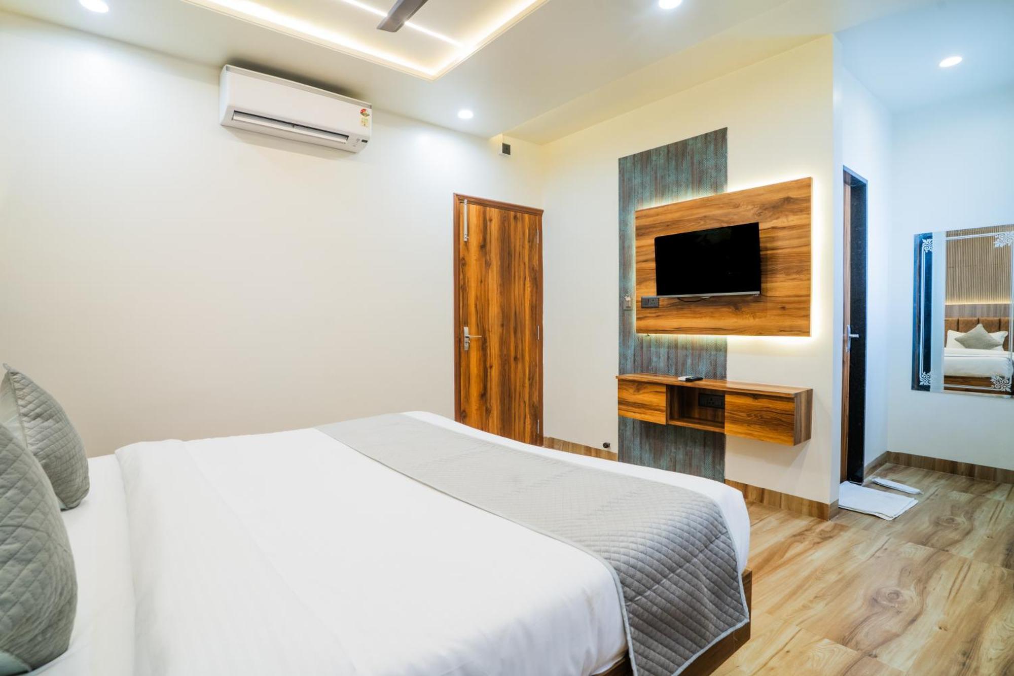 Hotel De Grand Dwarka-Near Jaipur Airport Hotel
