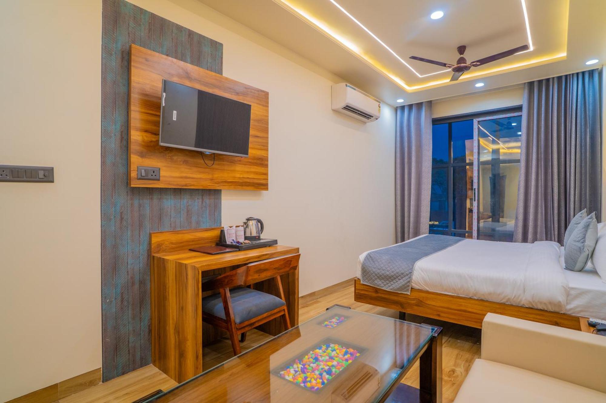 Hotel Hotel De Grand Dwarka-Near Jaipur Airport
