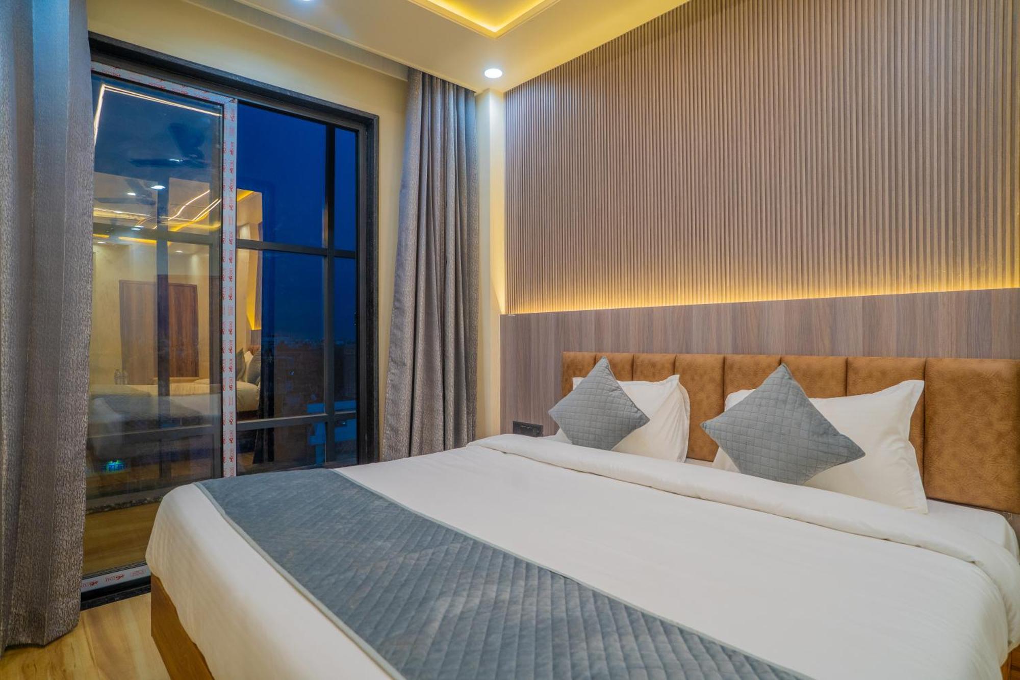 Hotel De Grand Dwarka-Near Jaipur Airport 3*