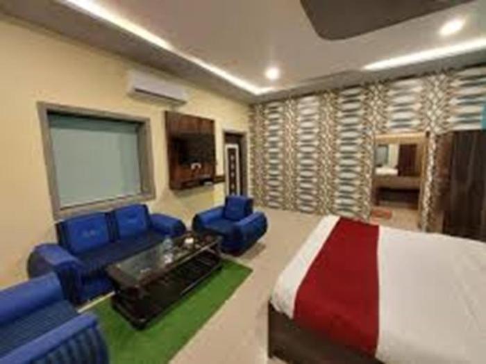 Jhalana Retret ,farm ,pool, Mountain View Resort *