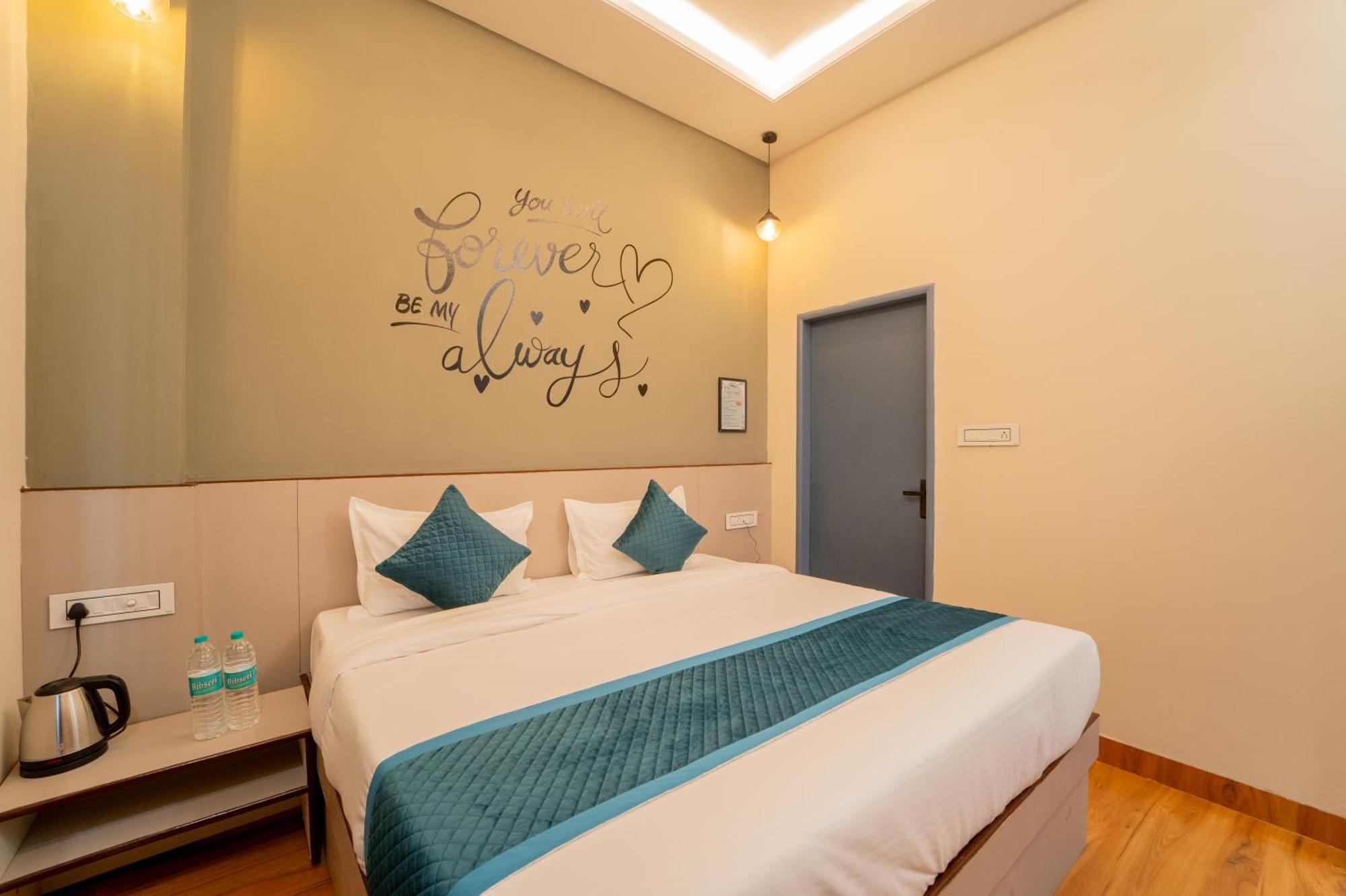 Hotel Palm Mansarovar