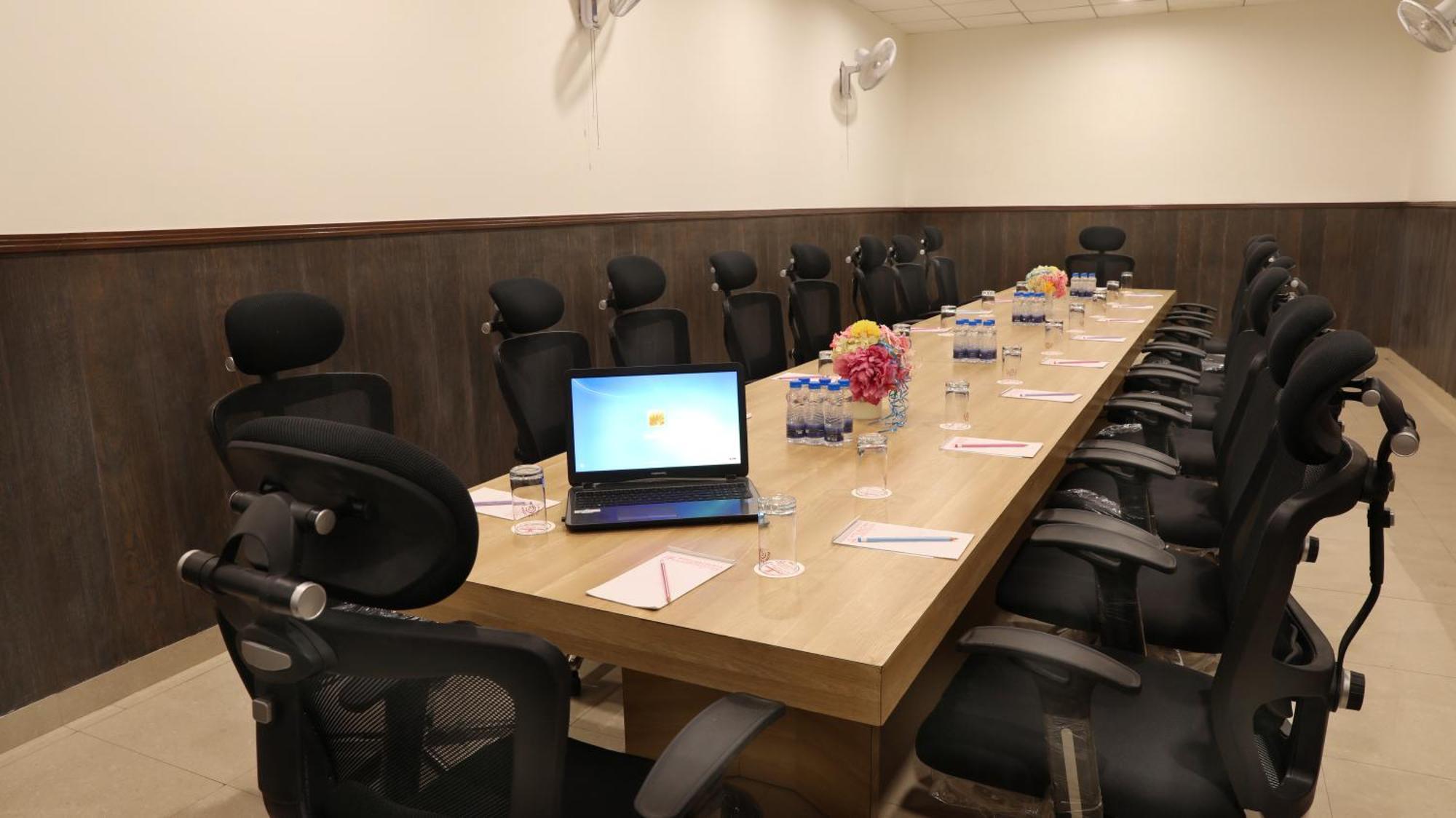 Cosmos Raj Plaza 3* Jaipur