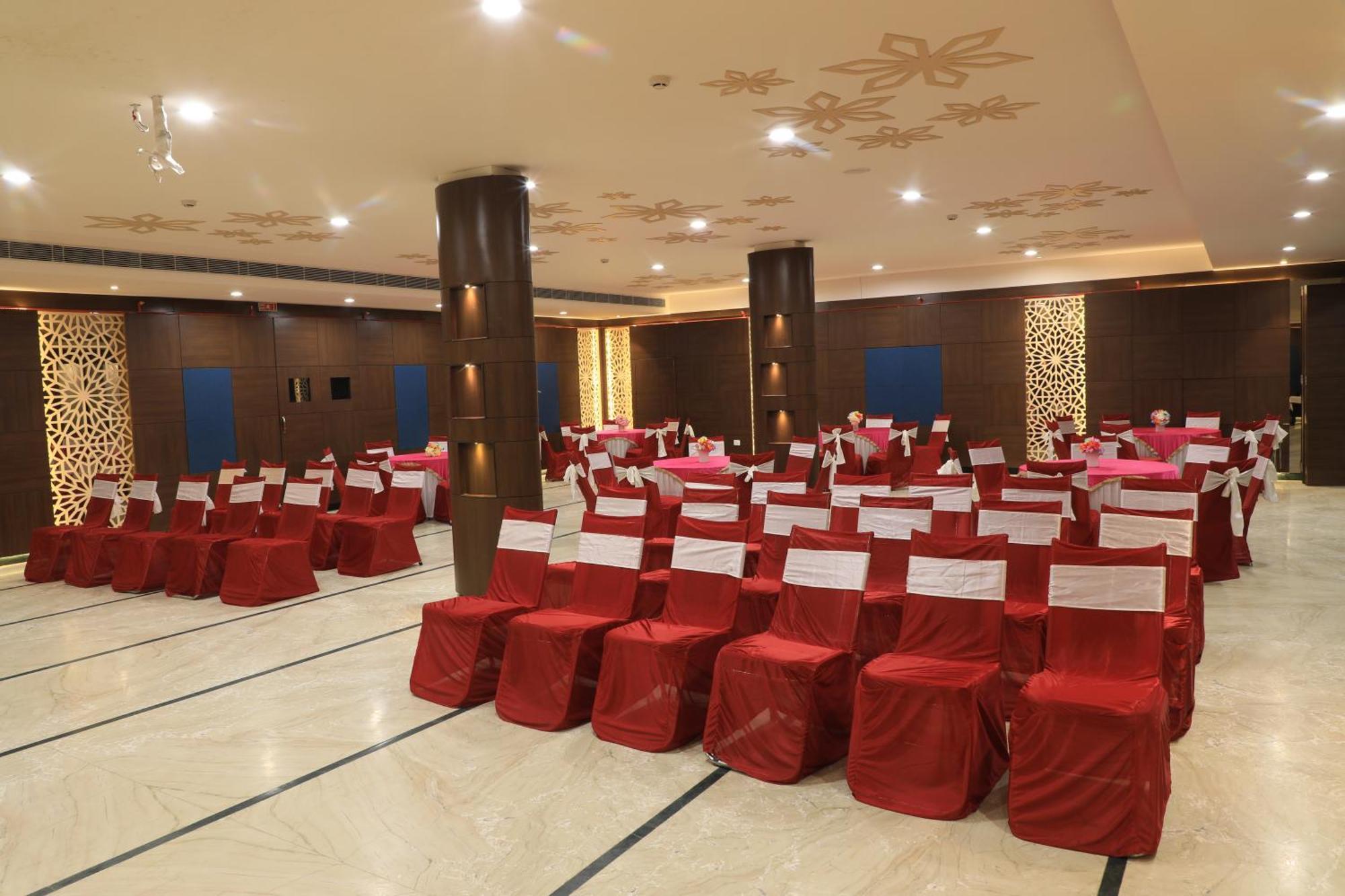 Cosmos Raj Plaza 3* Jaipur
