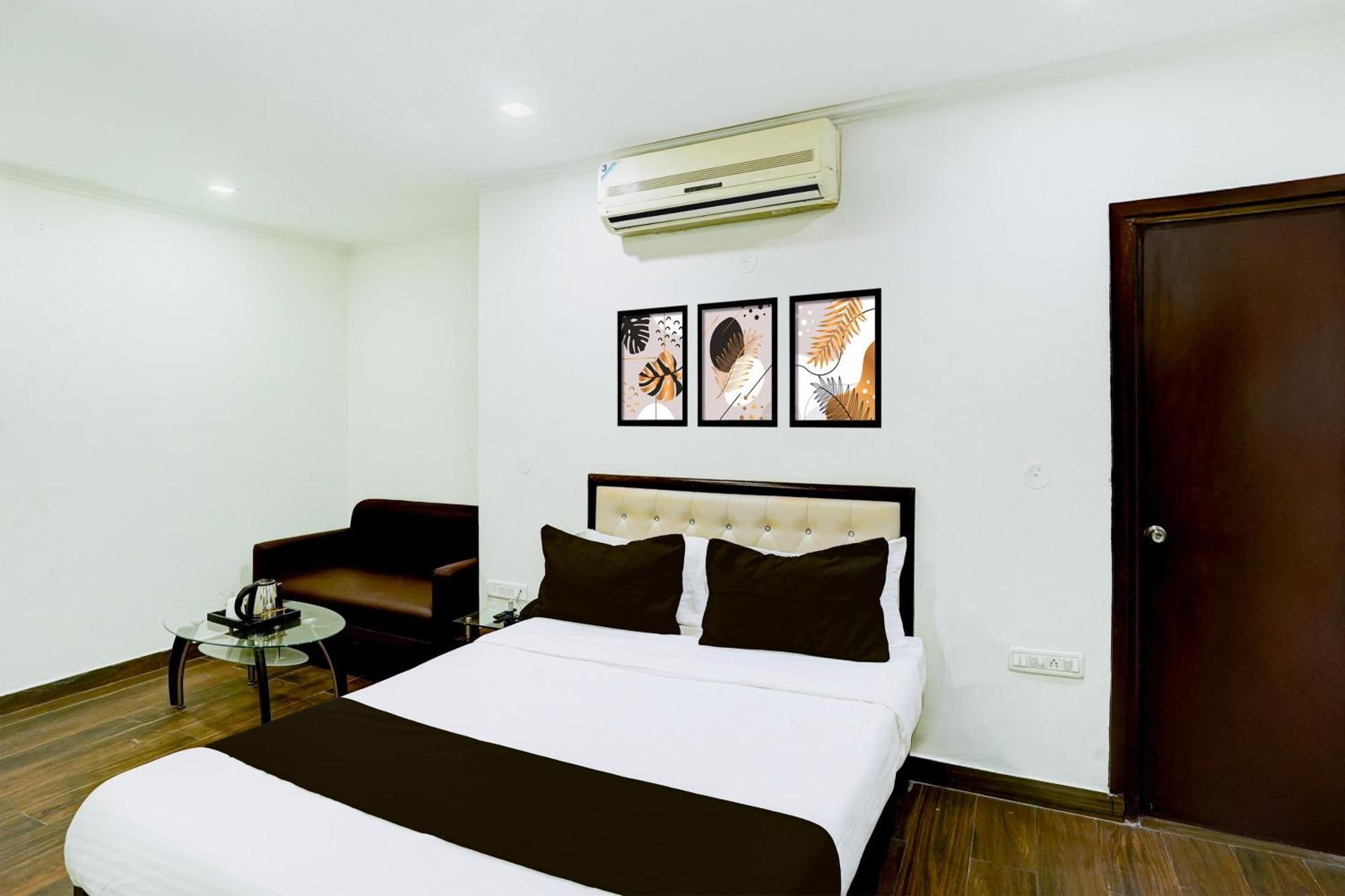 Super Townhouse Girdhar Marg Formerly Srida Hotel