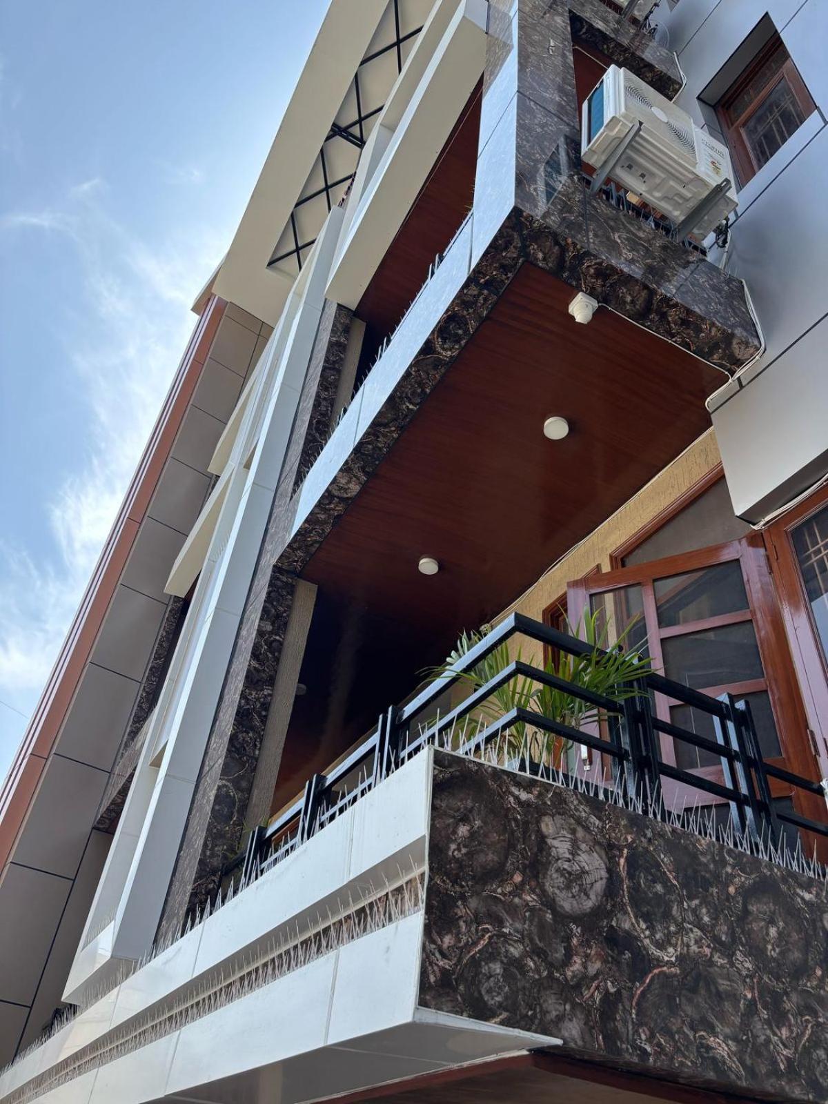 The Rainbow Retreat By Divine Hospitality 3*