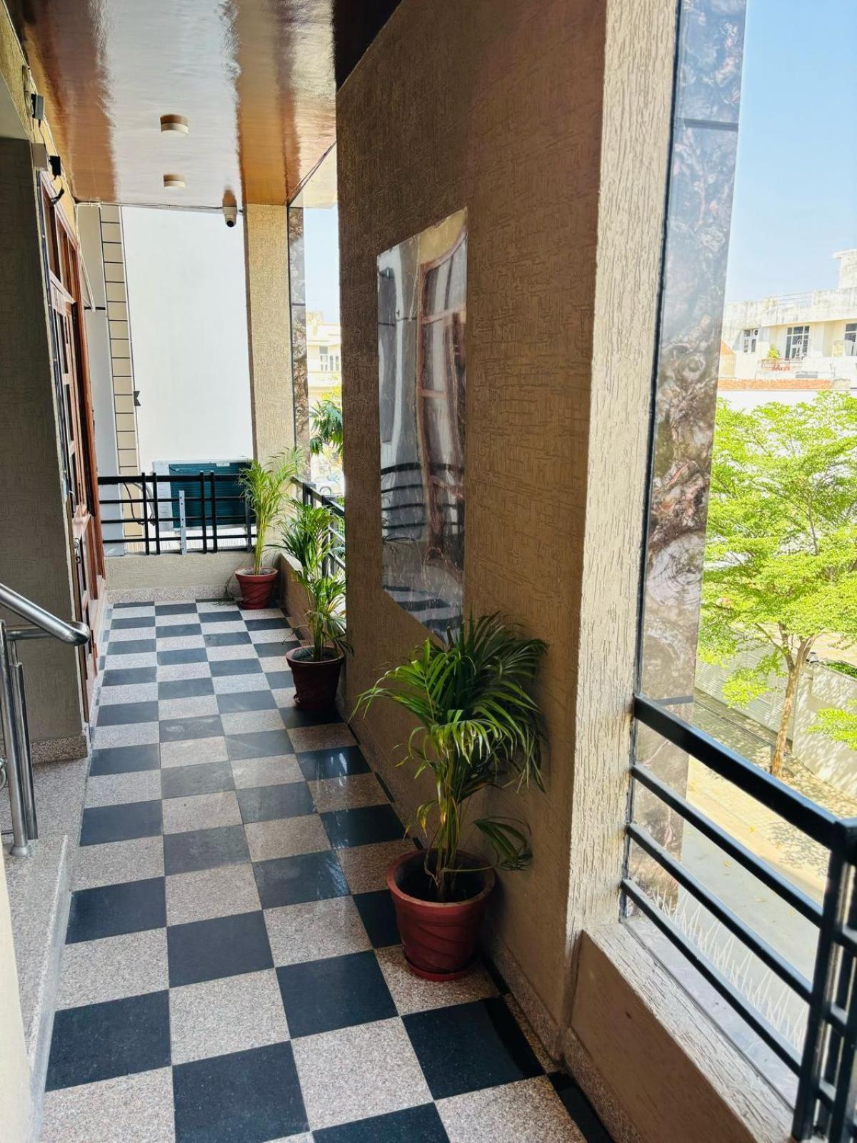 Hotel The Rainbow Retreat By Divine Hospitality