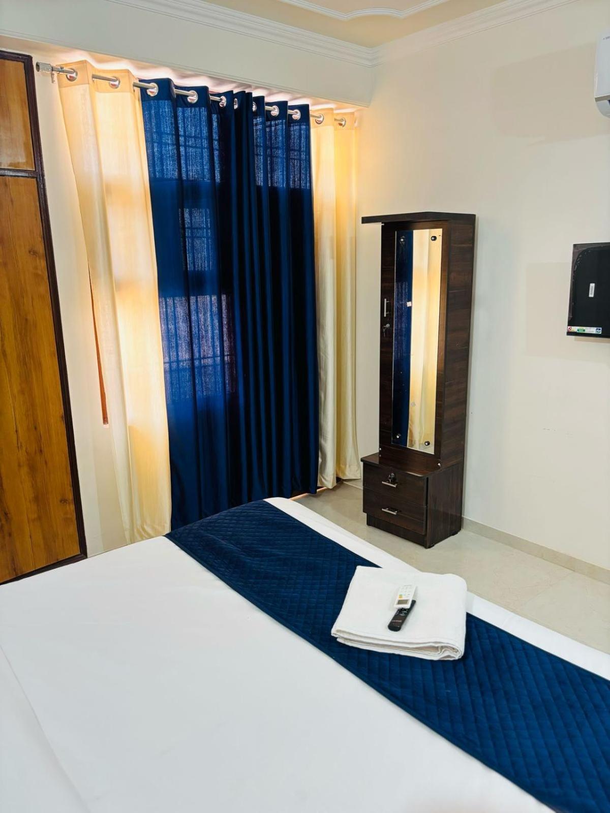 The Rainbow Retreat By Divine Hospitality Hotel