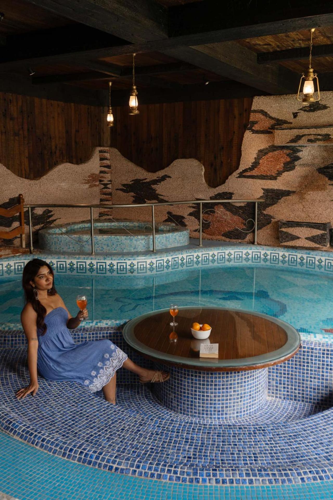 Stayvista's Krishnalaya Mansion: Luxurious Retreat With Indoor Pool & Leisure Amenities * Jaipur