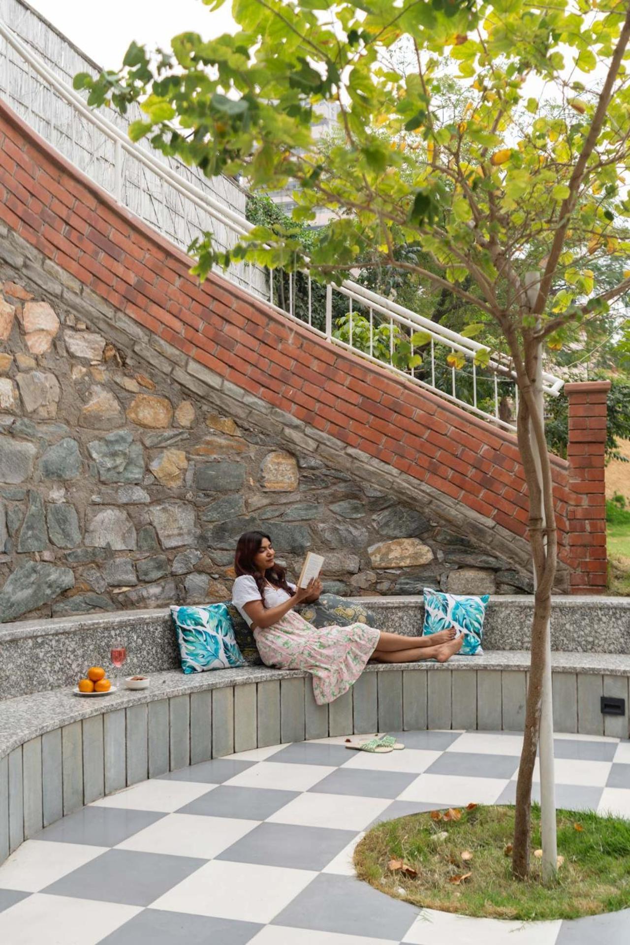 Stayvista's The Tree House - City-center With Outdoor Pool, Spacious Balconies & Vast Lawn * Jaipur