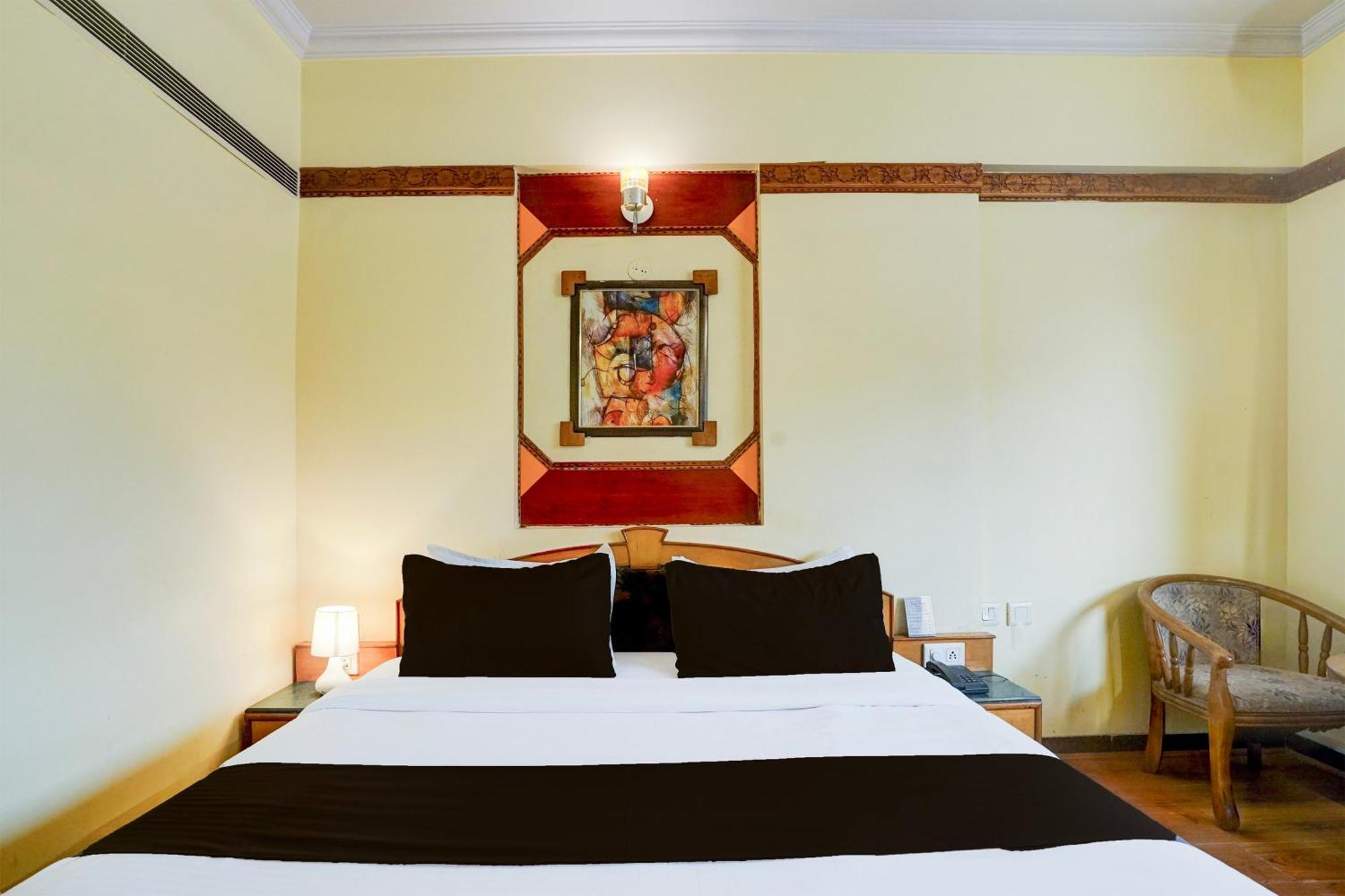 Hotel Super Townhouse Subhash Nagar Formerly Royal Palazzo *