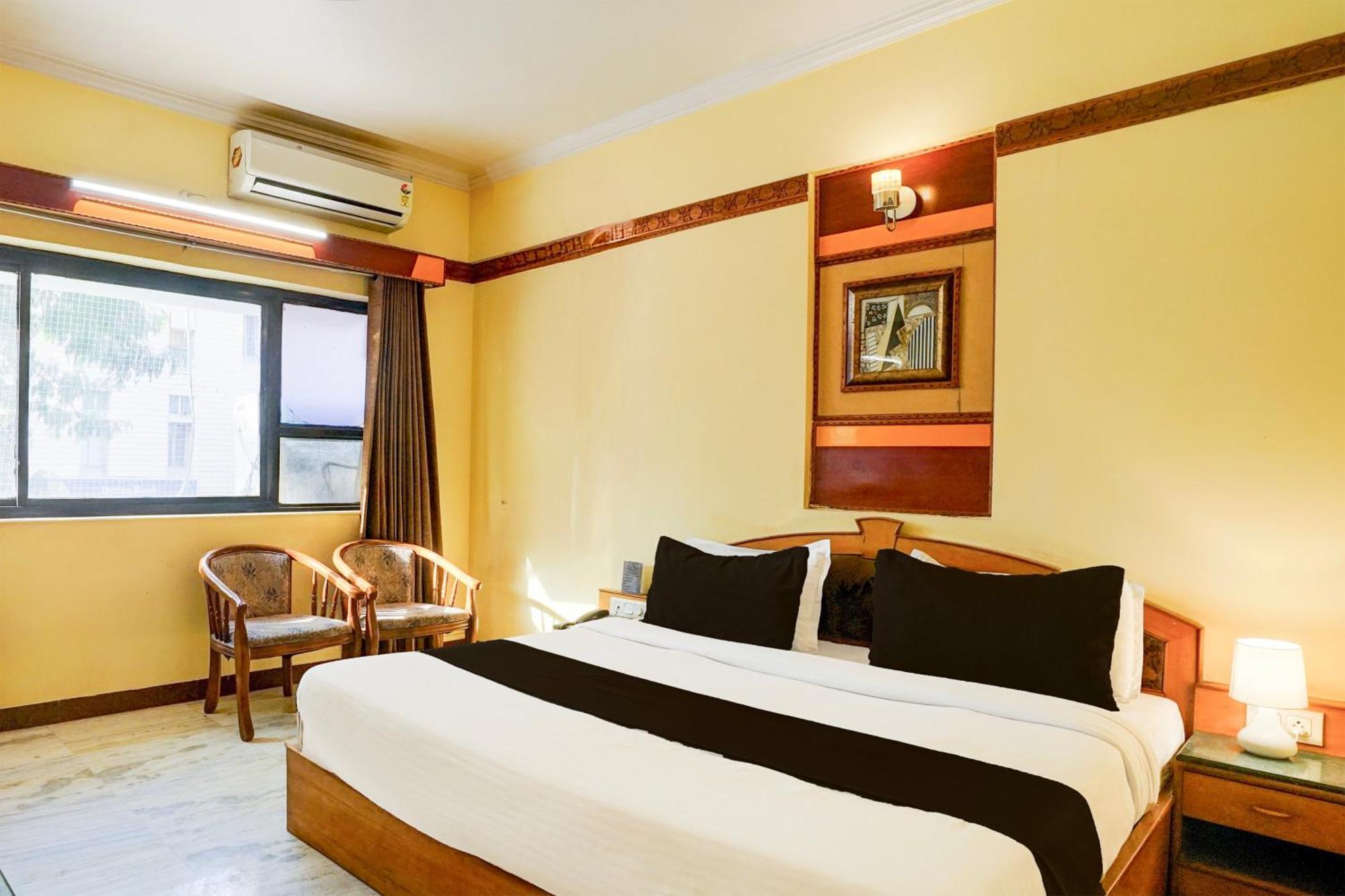 Super Townhouse Subhash Nagar Formerly Royal Palazzo Hotel *